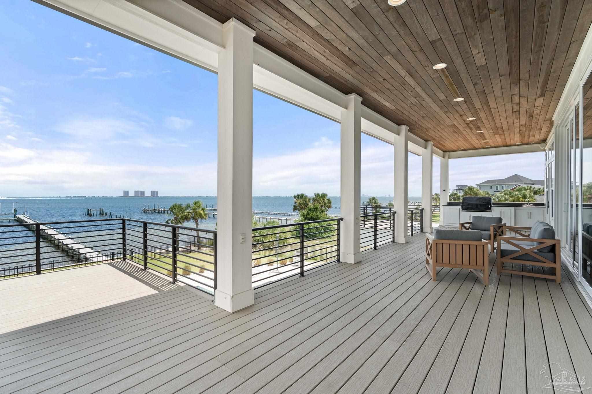 1094 Seabreeze Ln