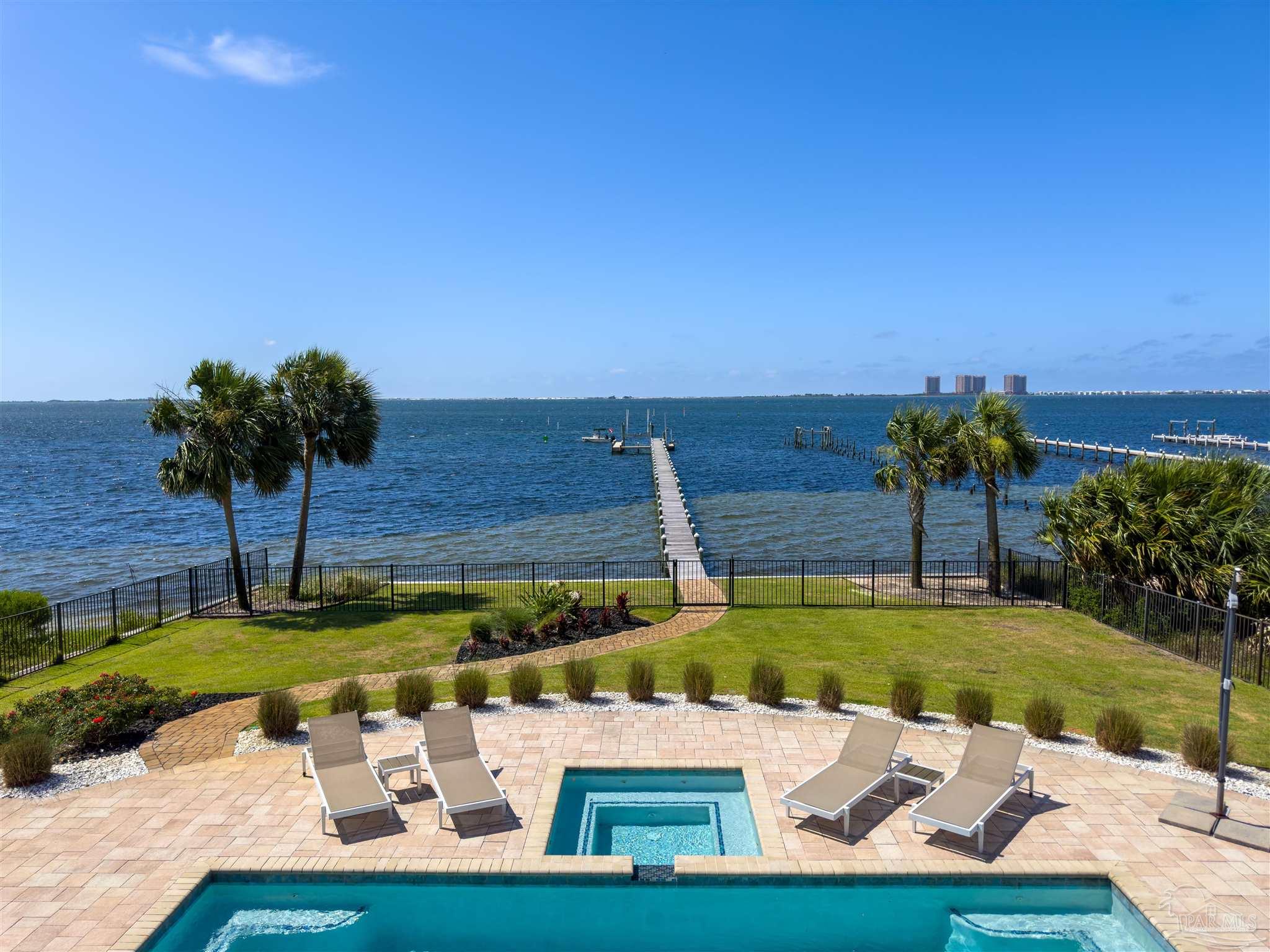 1094 Seabreeze Ln
