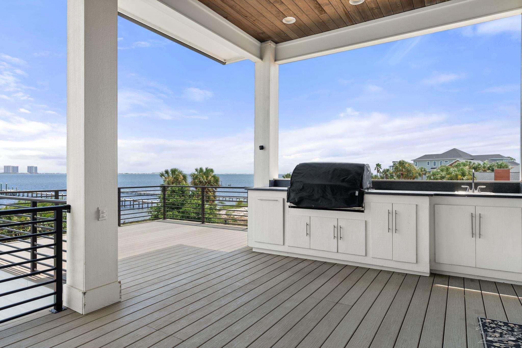 1094 Seabreeze Ln