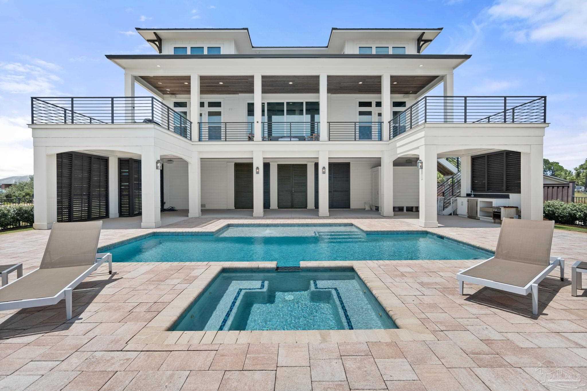 1094 Seabreeze Ln