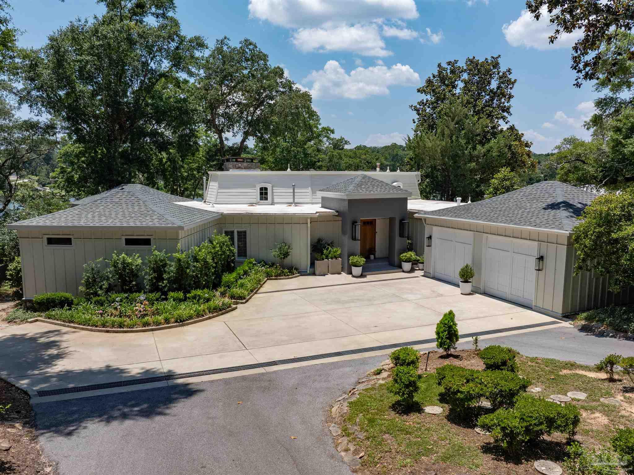 661 Tanglewood Dr
