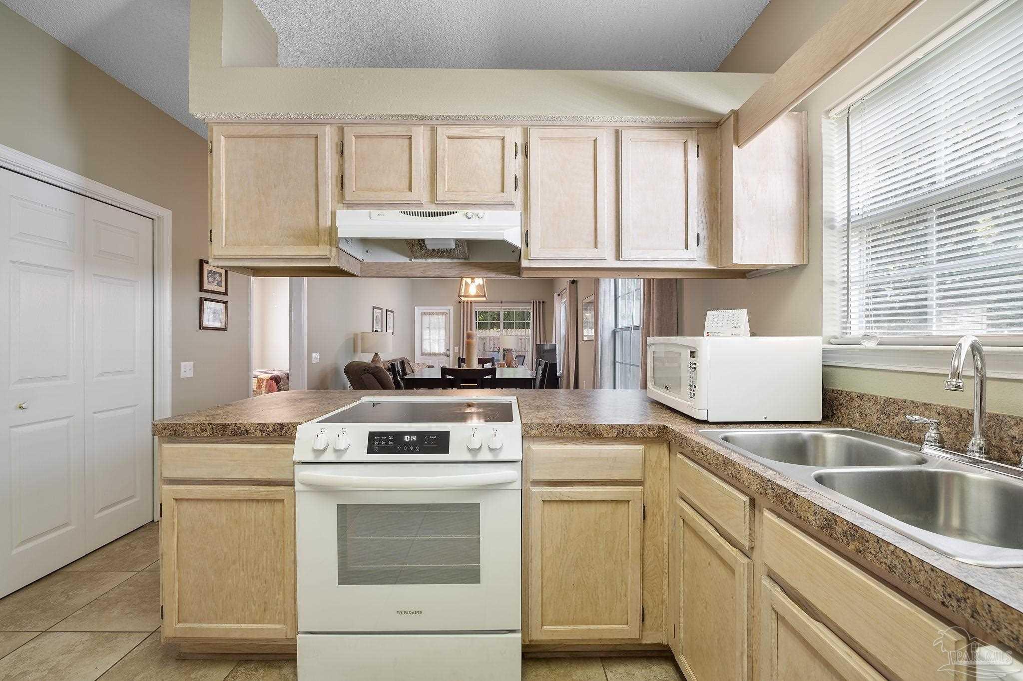 213 Wildflower Ln