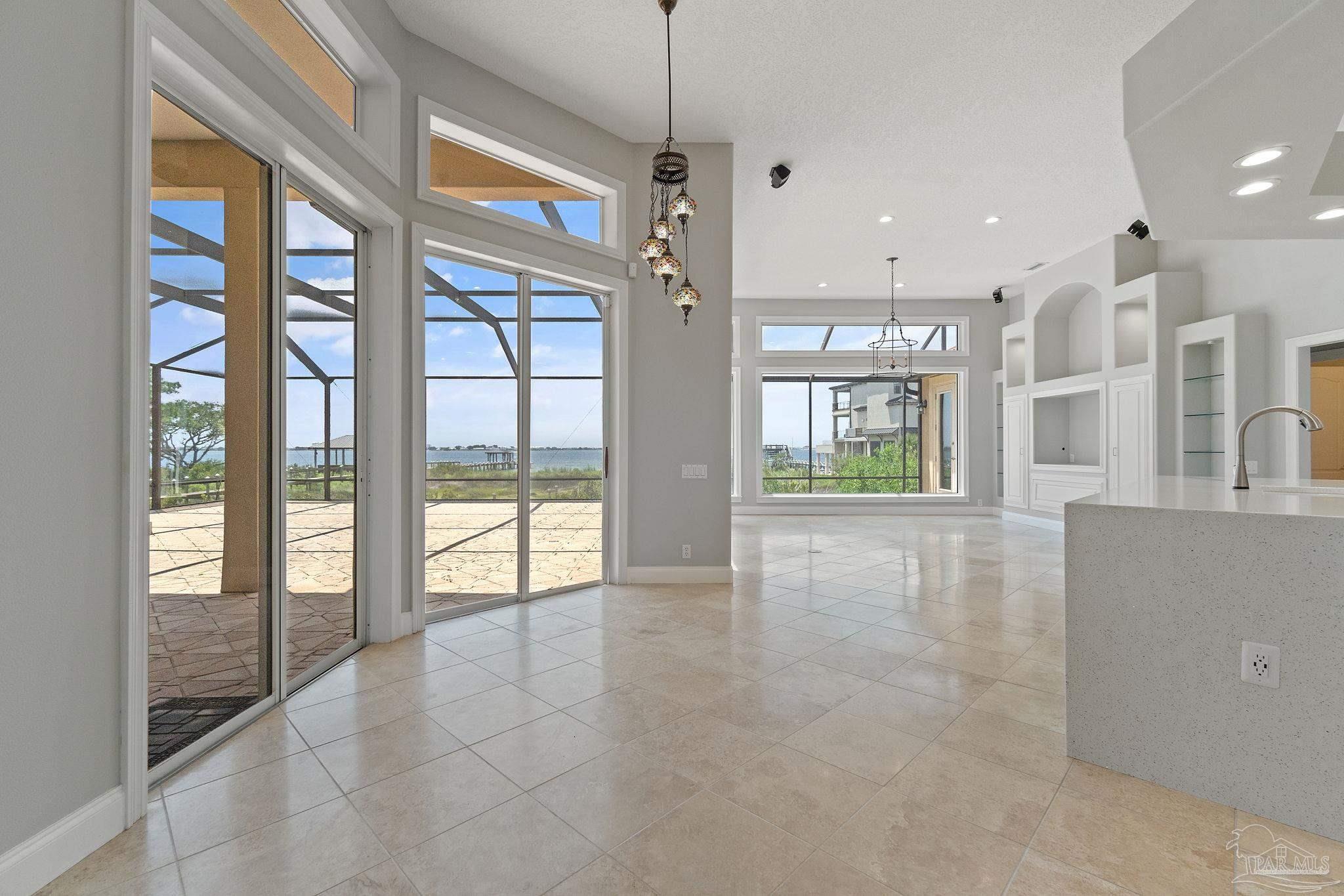 1327 Soundview Trl