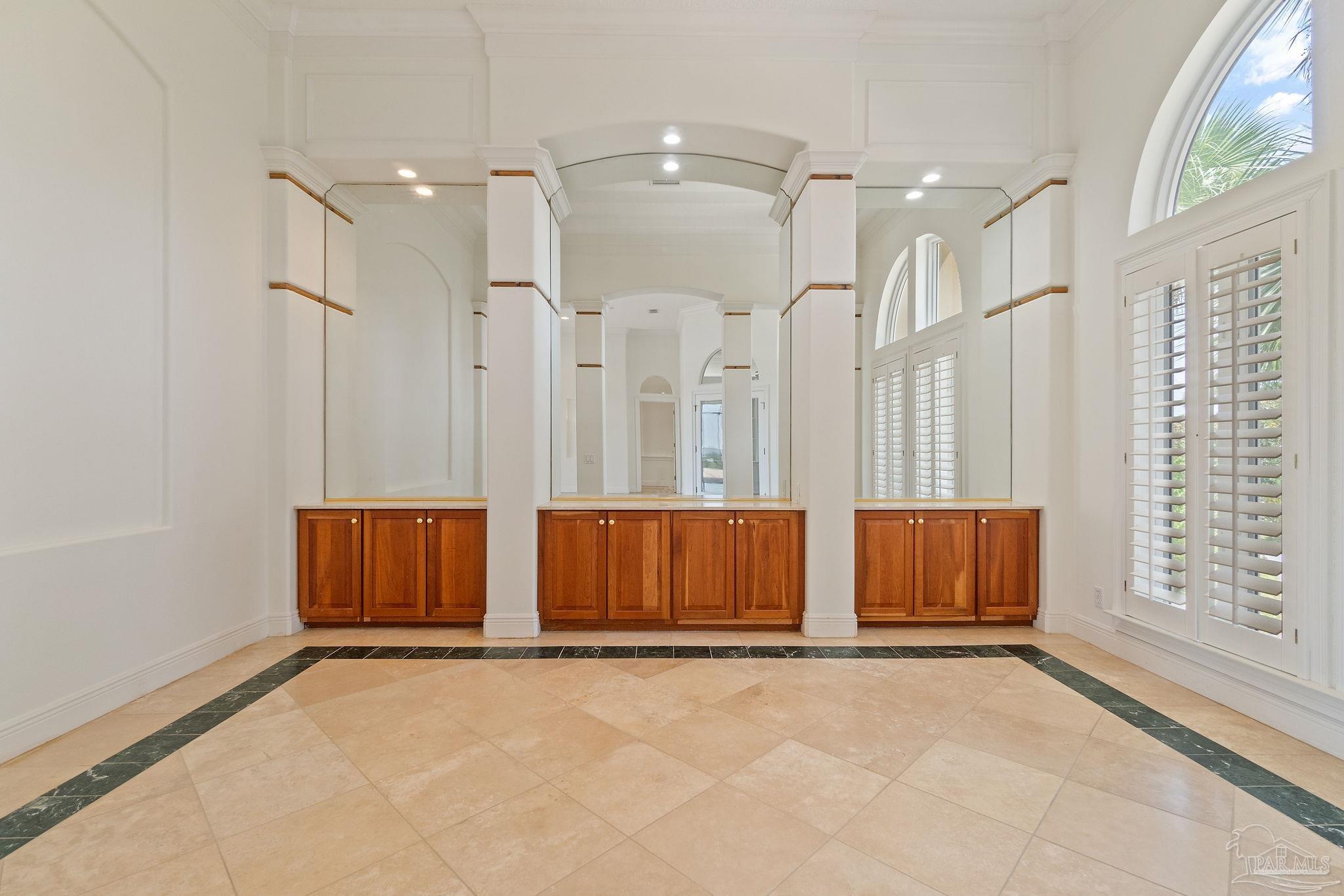 1327 Soundview Trl