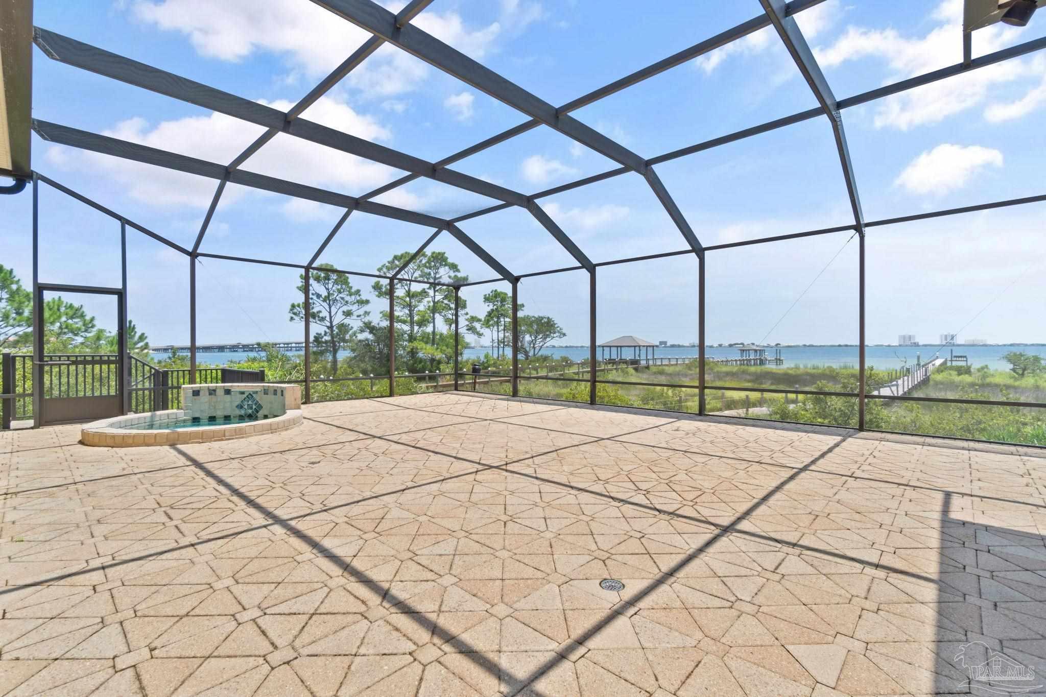 1327 Soundview Trl