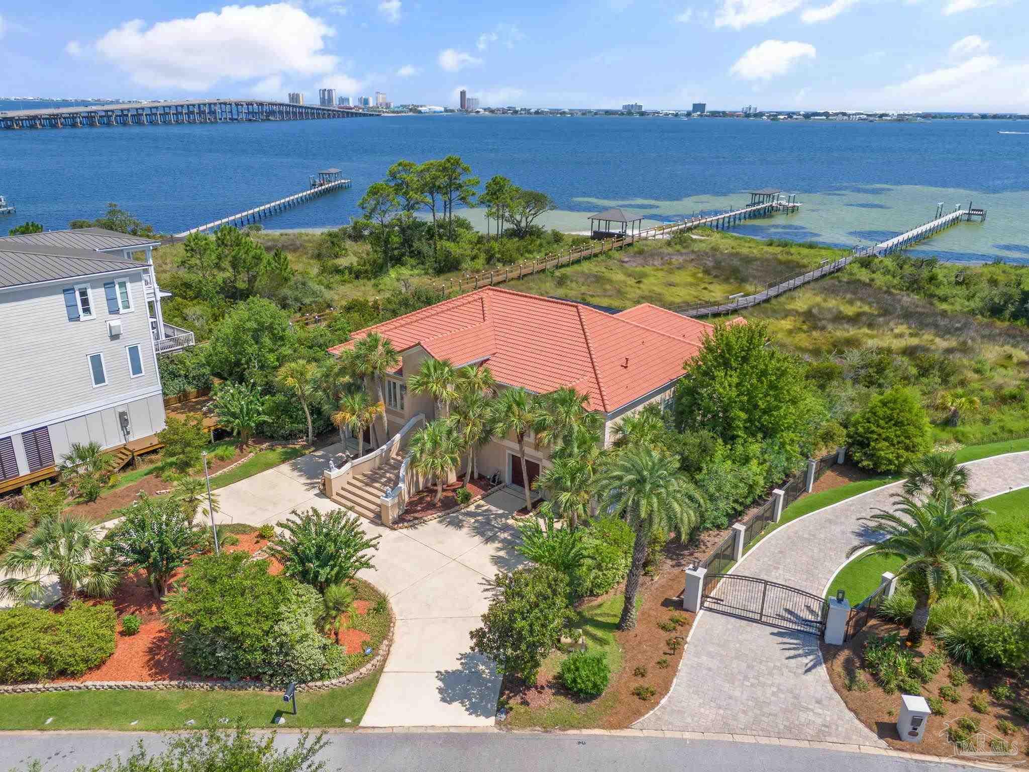 1327 Soundview Trl