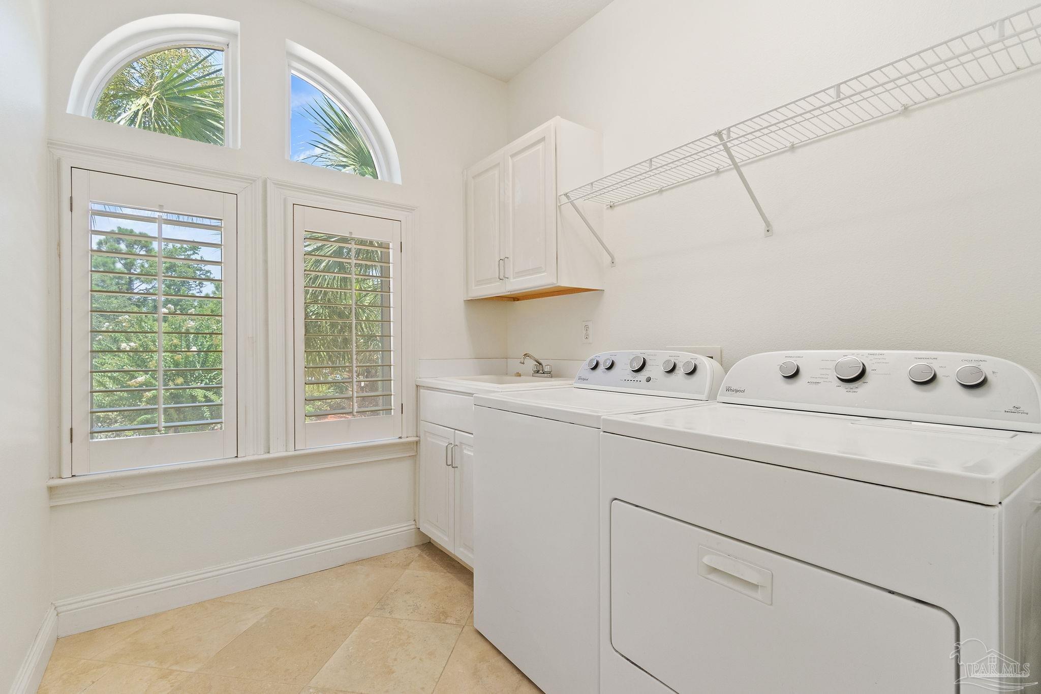 1327 Soundview Trl