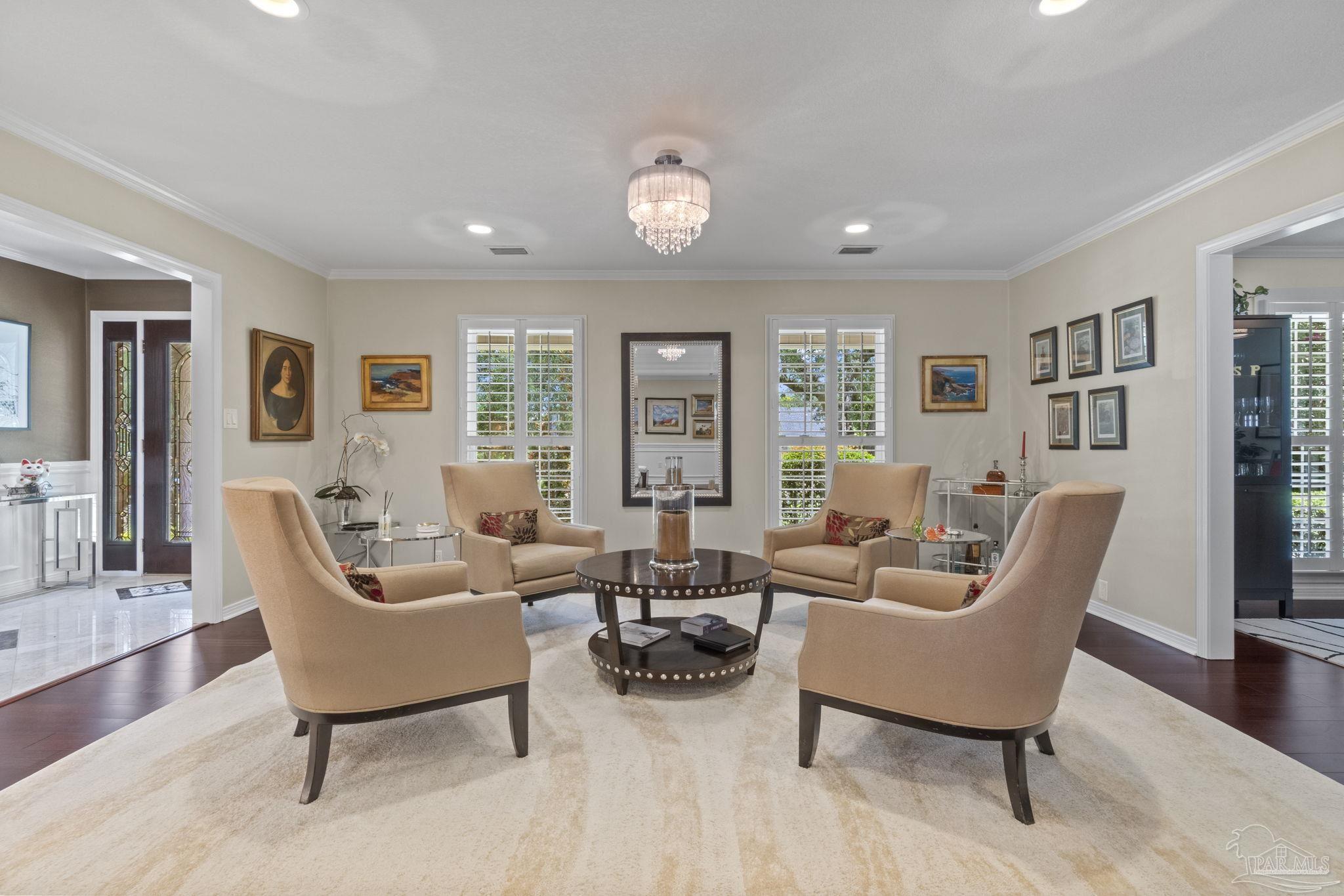 3949 Menendez Dr
