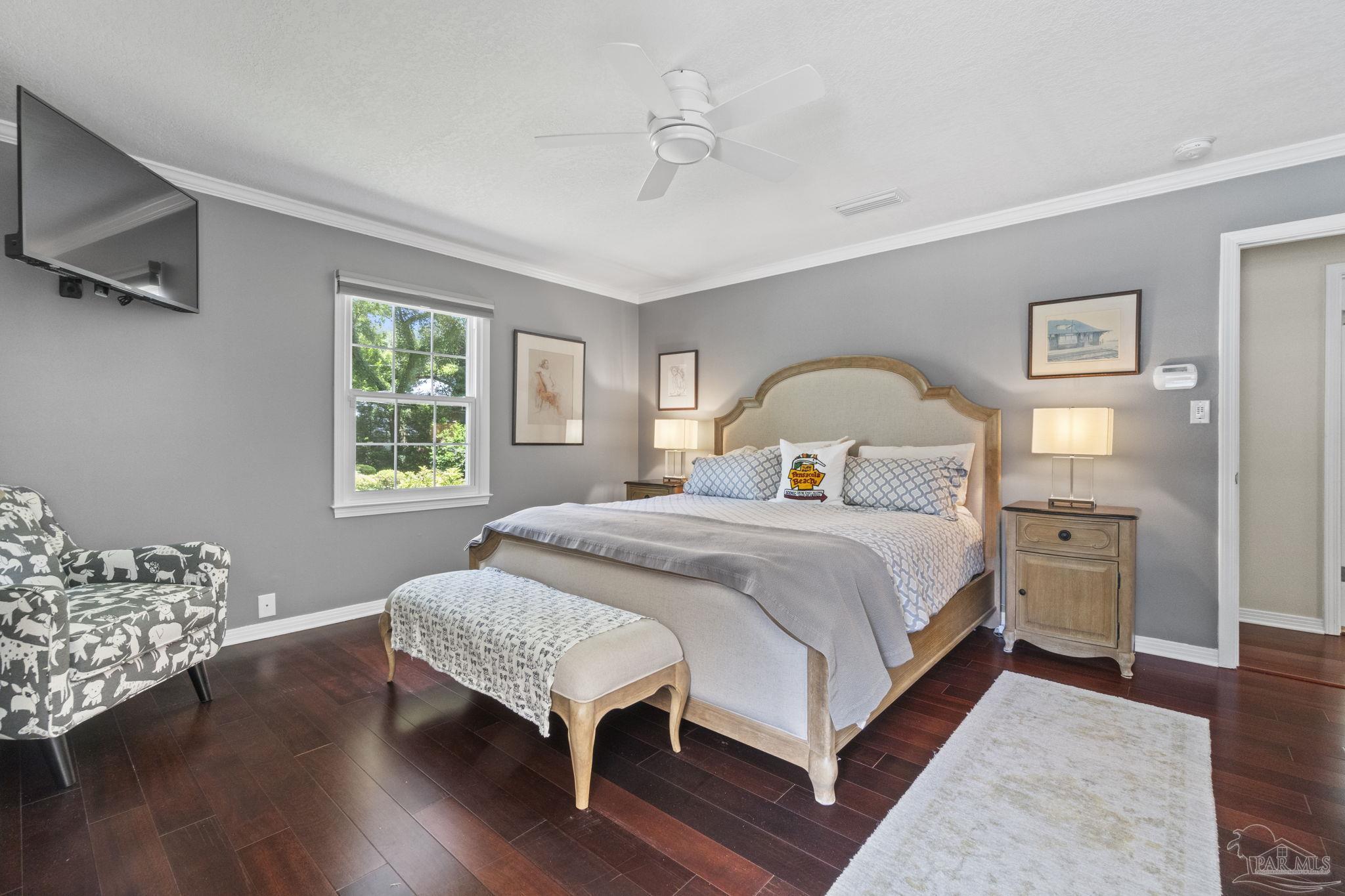 3949 Menendez Dr