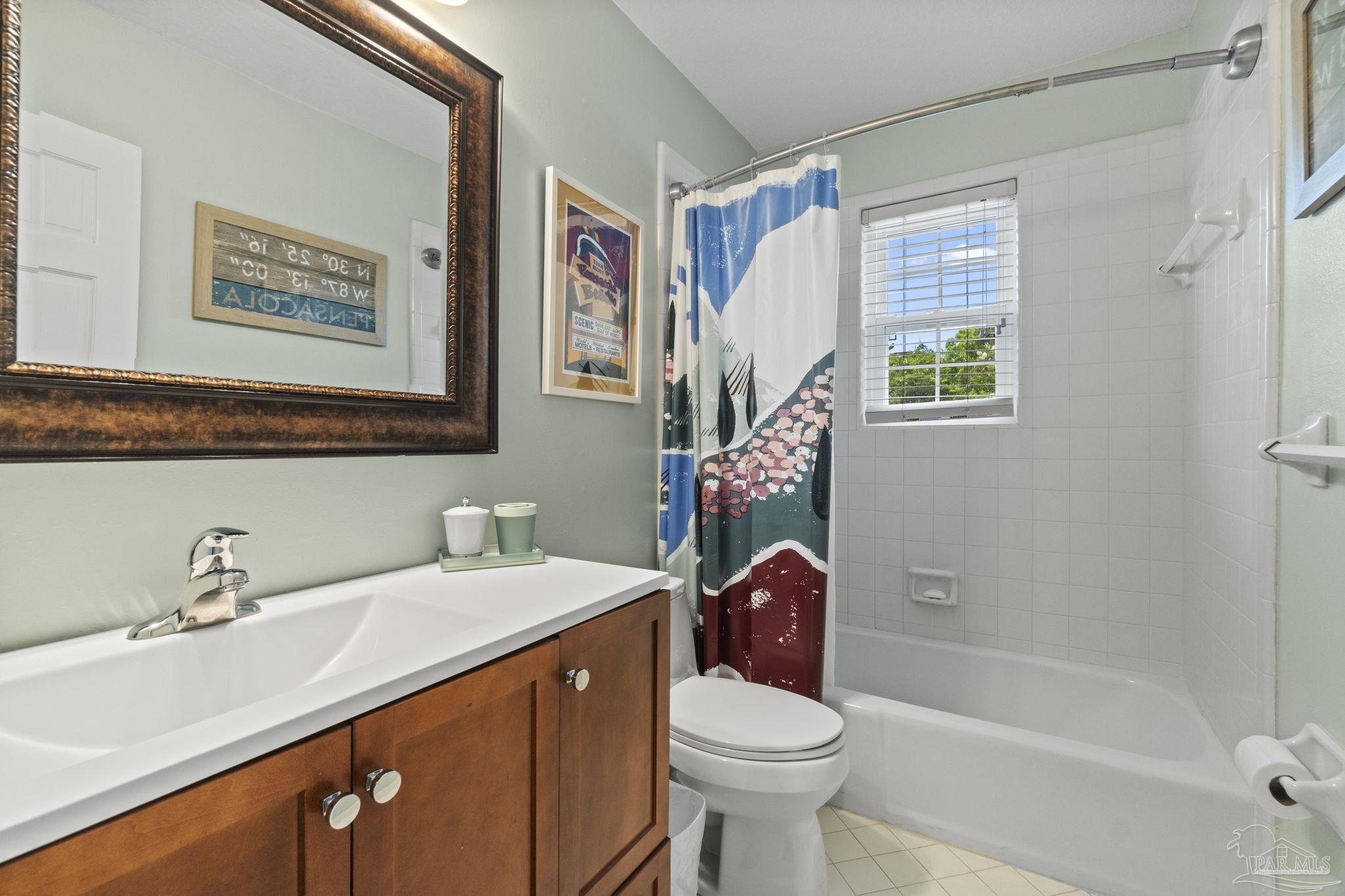 3949 Menendez Dr