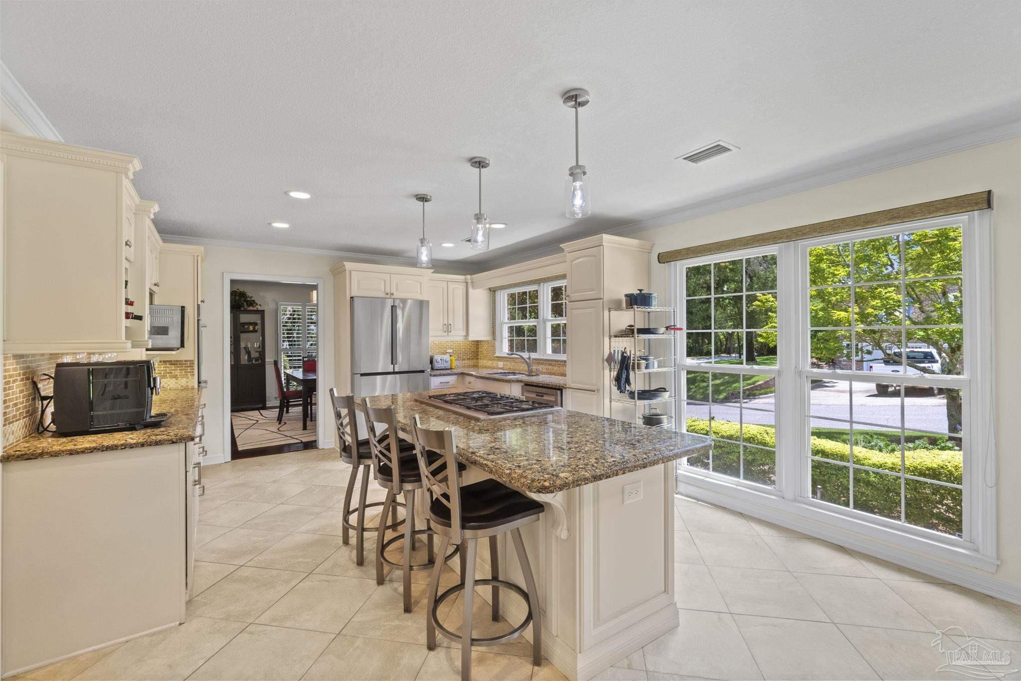 3949 Menendez Dr