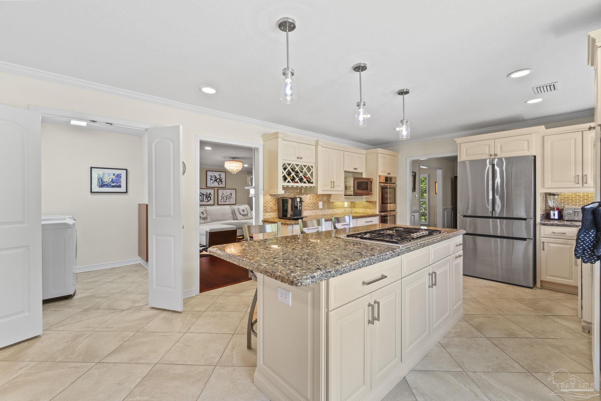 3949 Menendez Dr