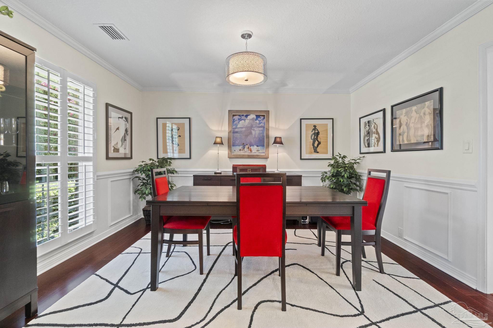 3949 Menendez Dr