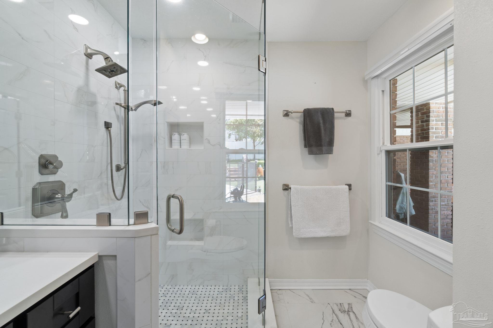 3949 Menendez Dr