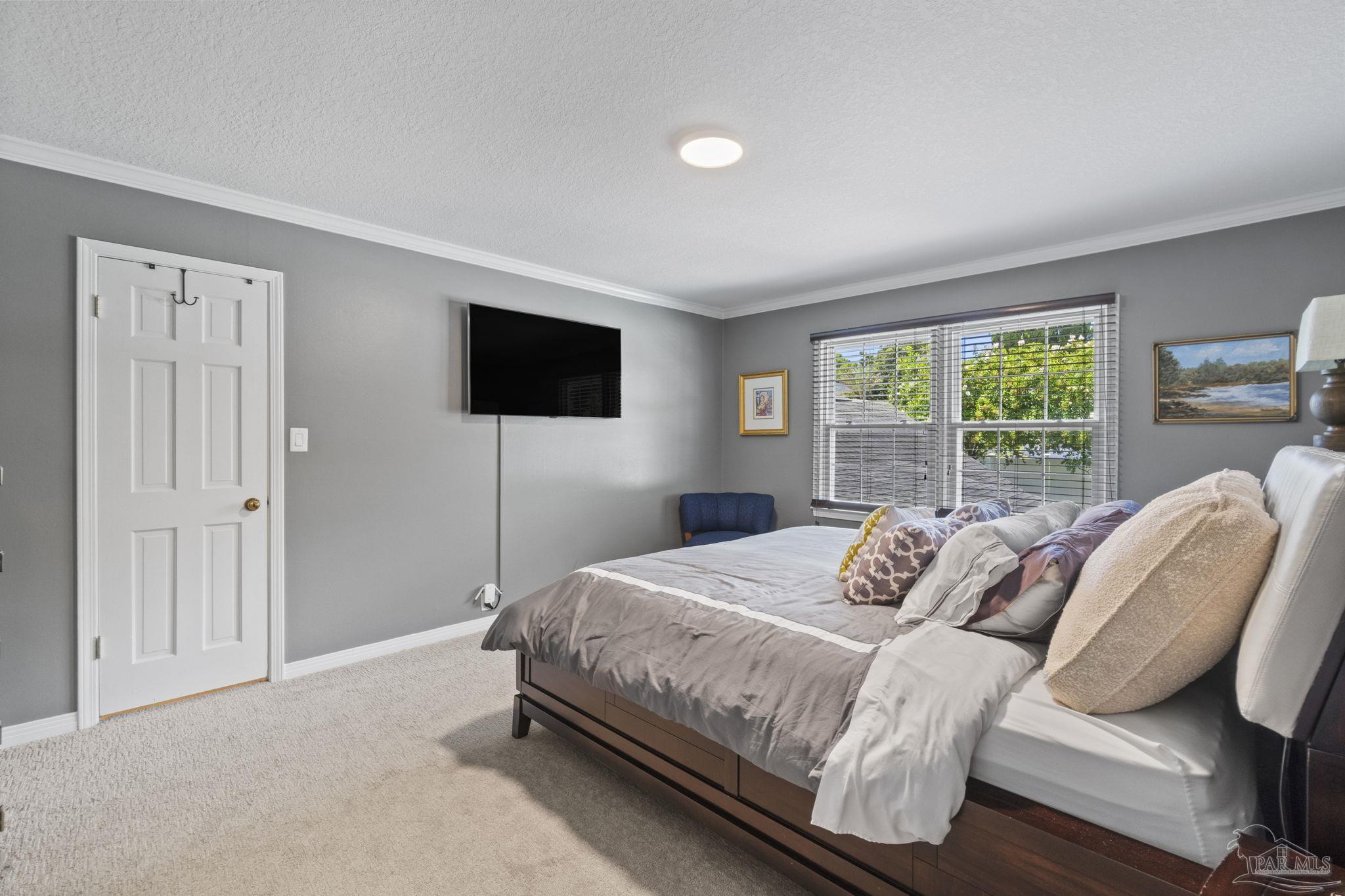 3949 Menendez Dr
