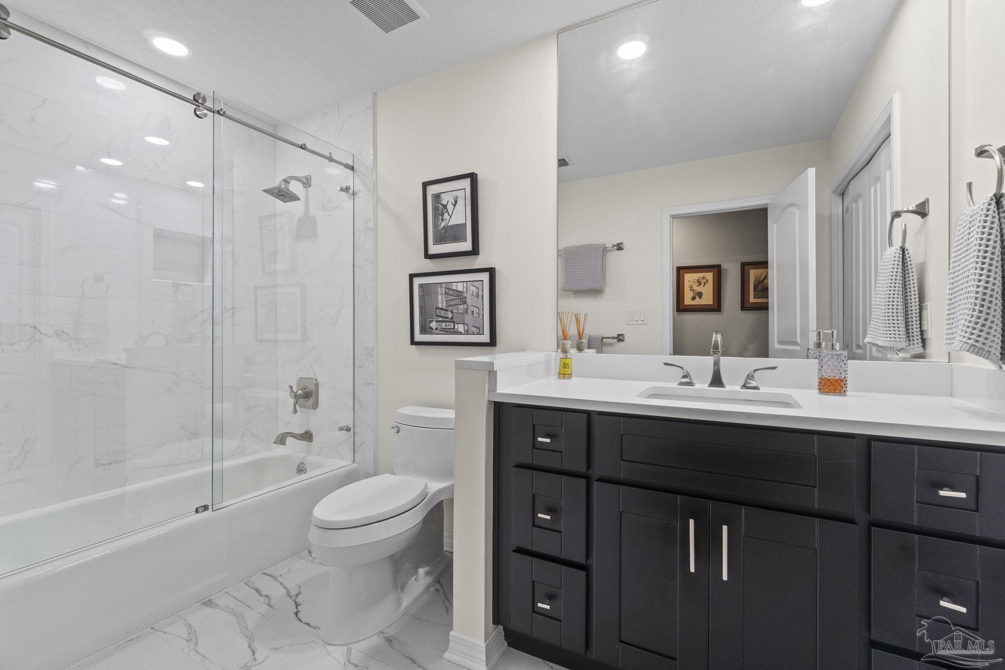 3949 Menendez Dr
