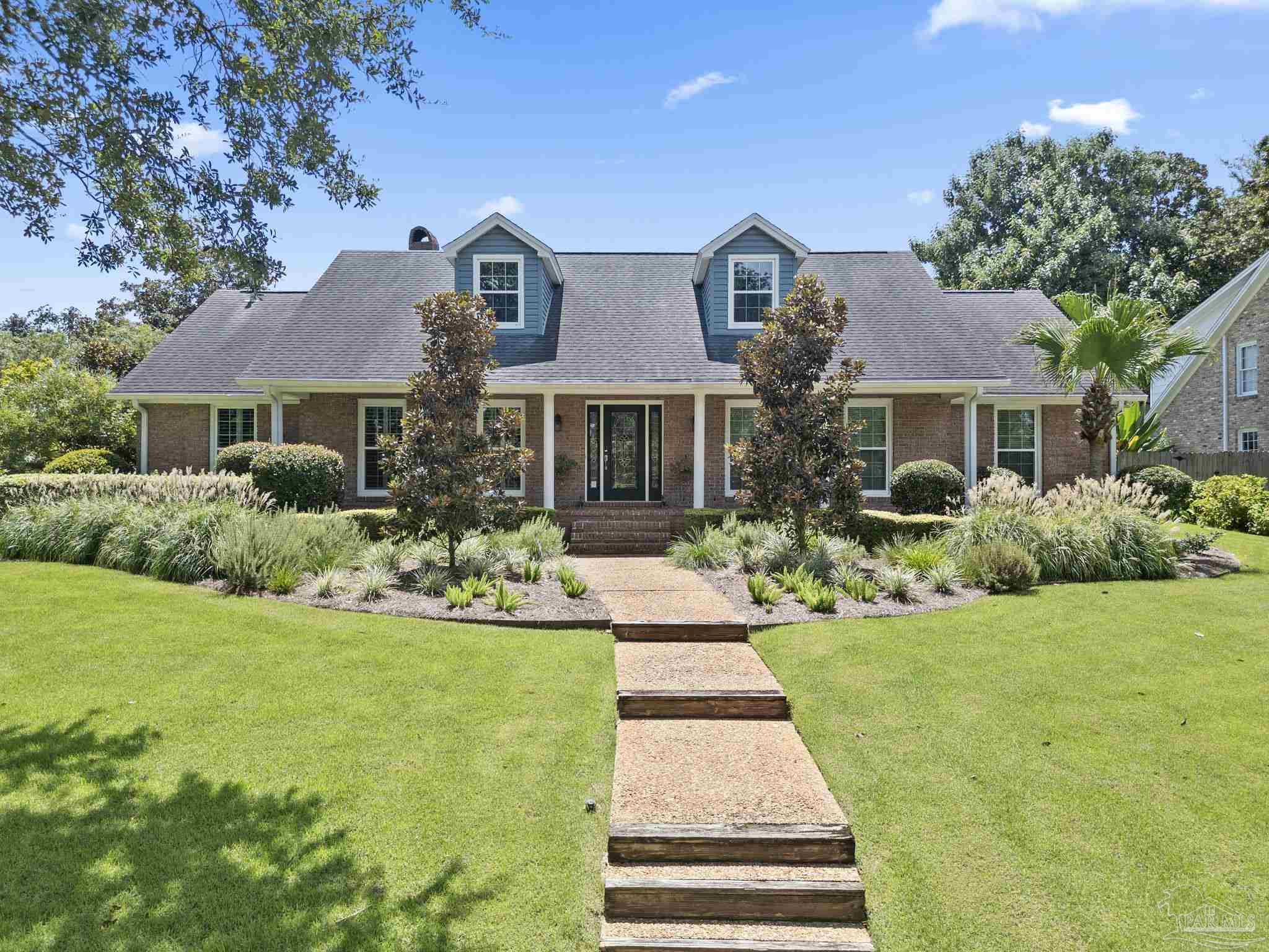 3949 Menendez Dr