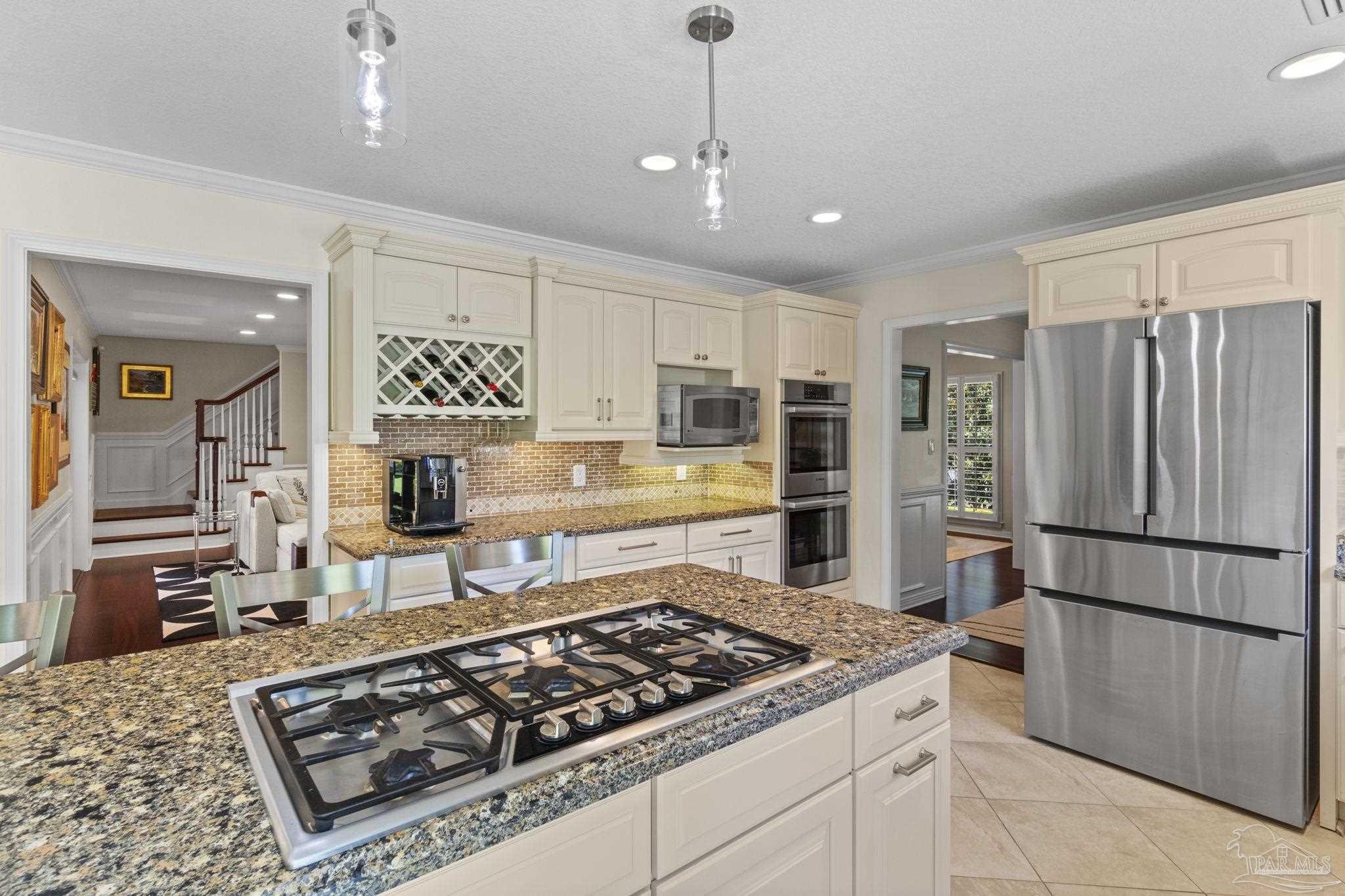3949 Menendez Dr