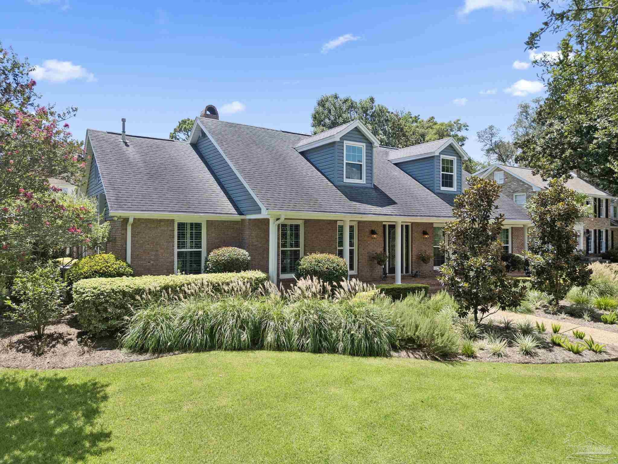 3949 Menendez Dr