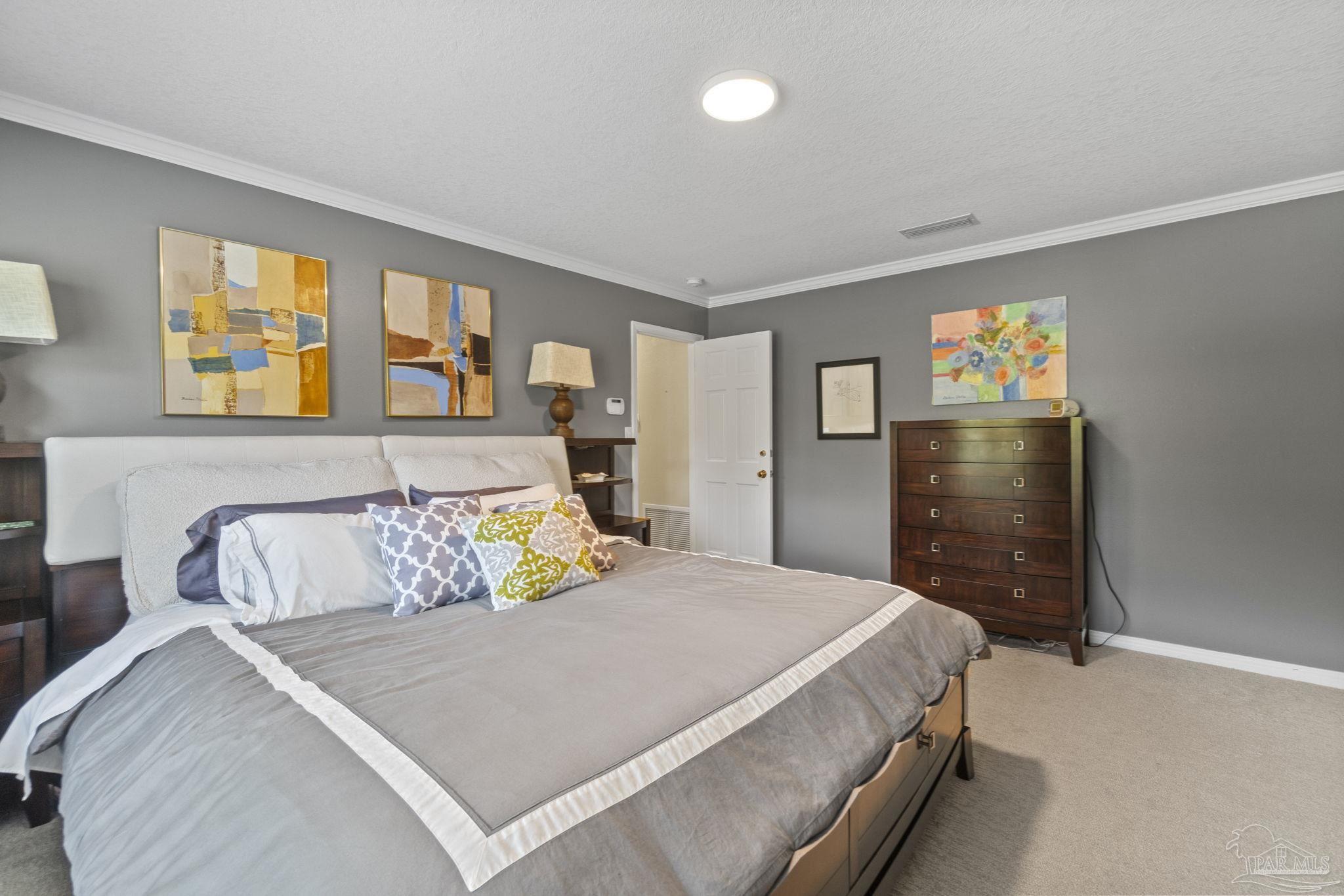 3949 Menendez Dr