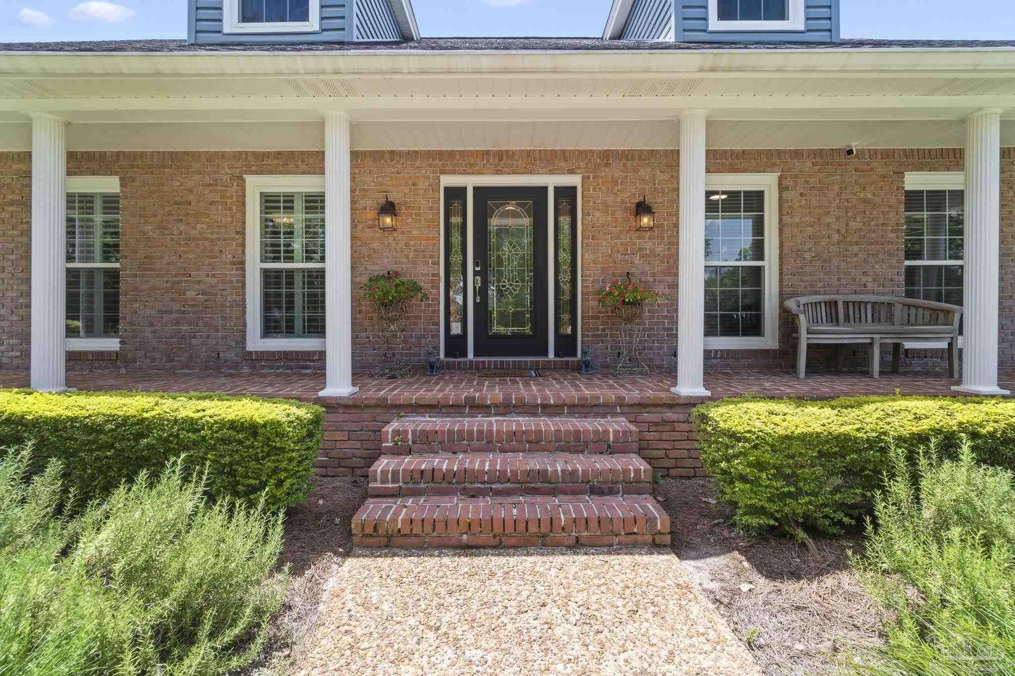 3949 Menendez Dr