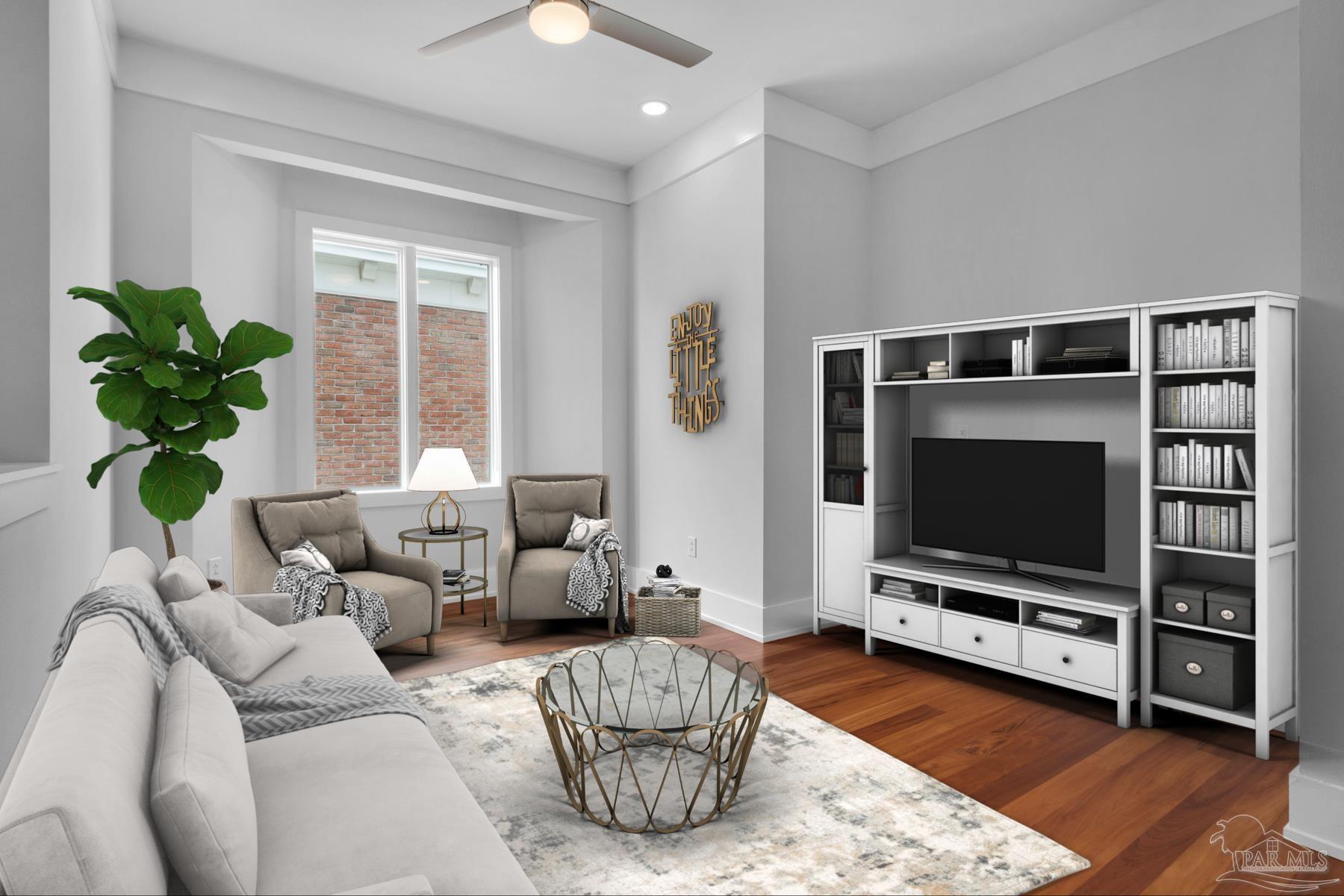 584 E Romana St