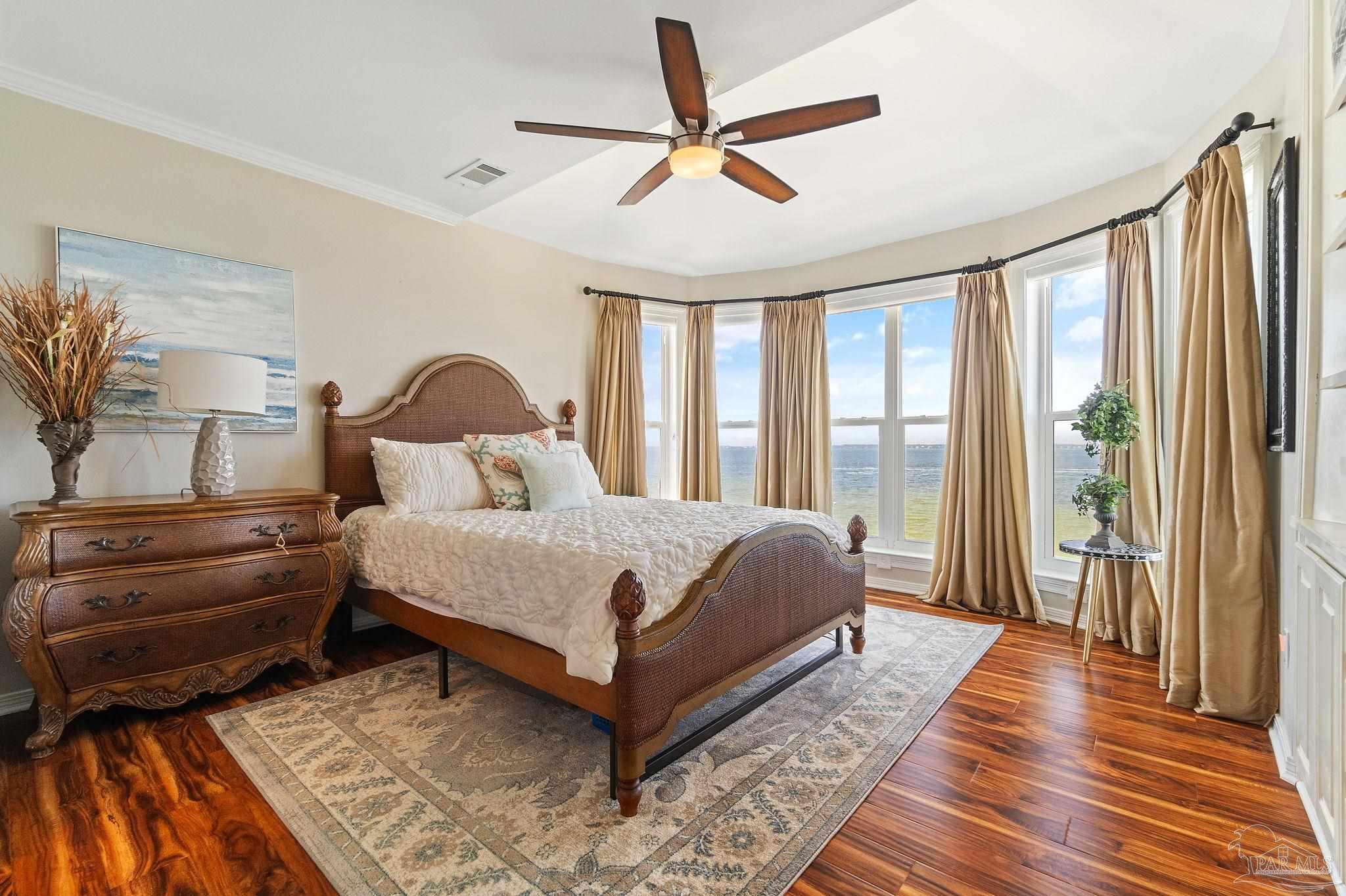 23 Seashore Dr