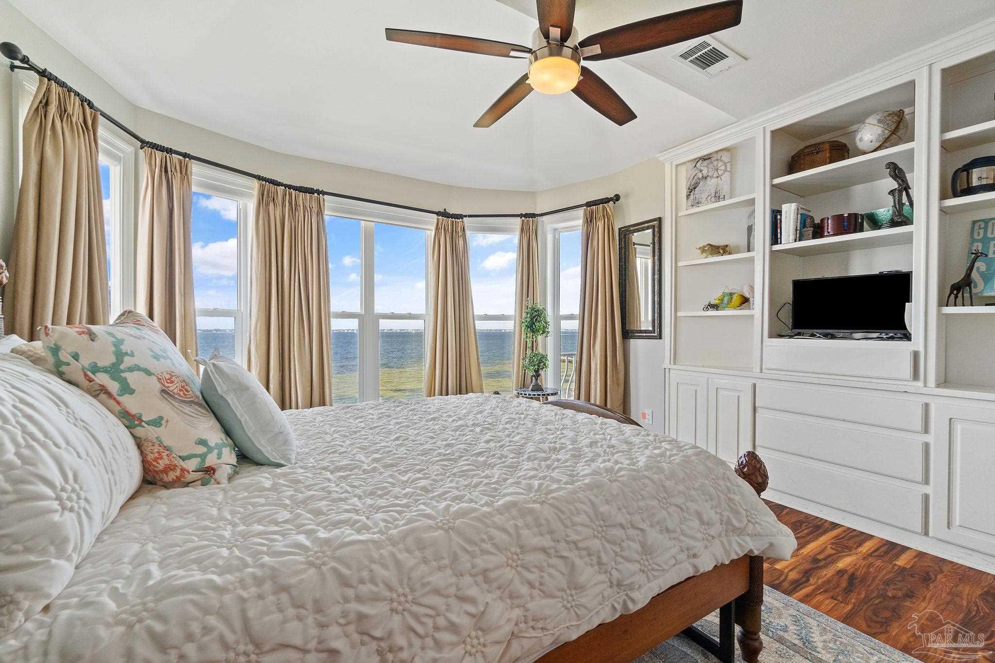23 Seashore Dr