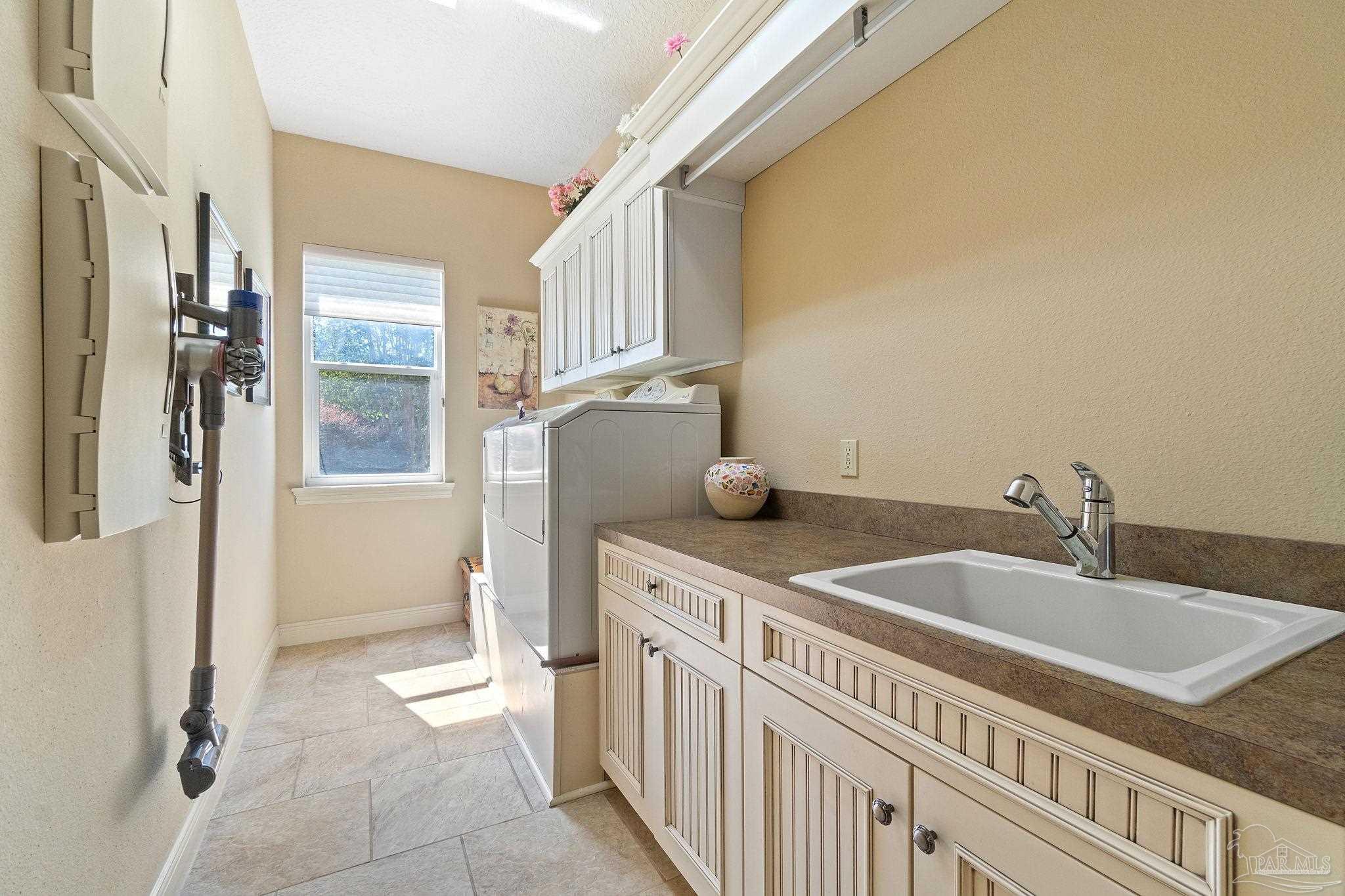 4170 Serenca Way