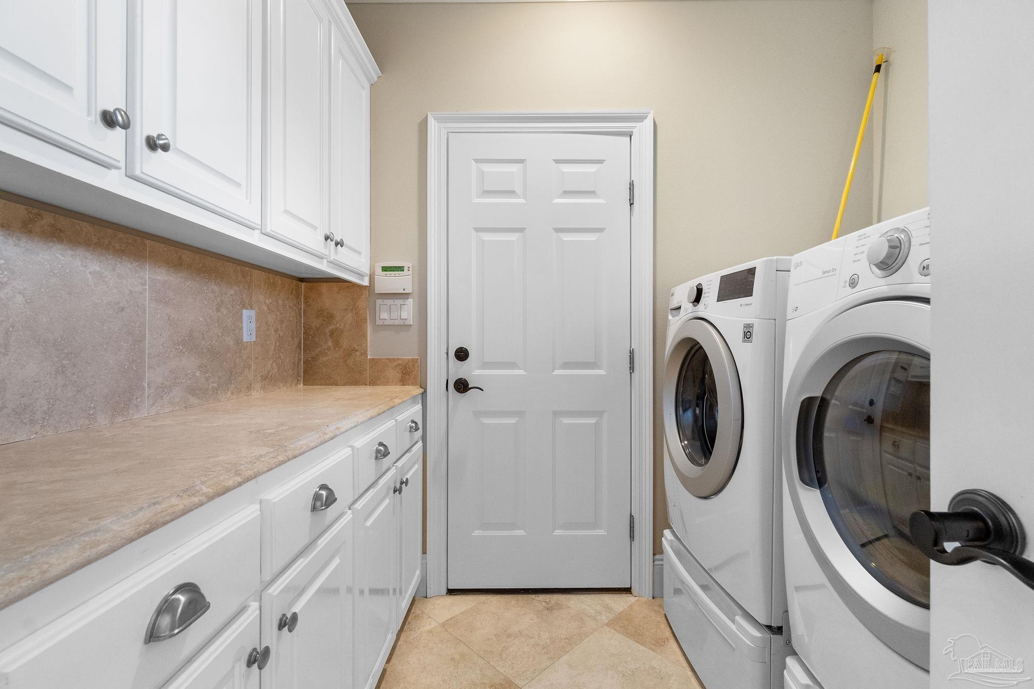 3869 Paradise Bay Dr