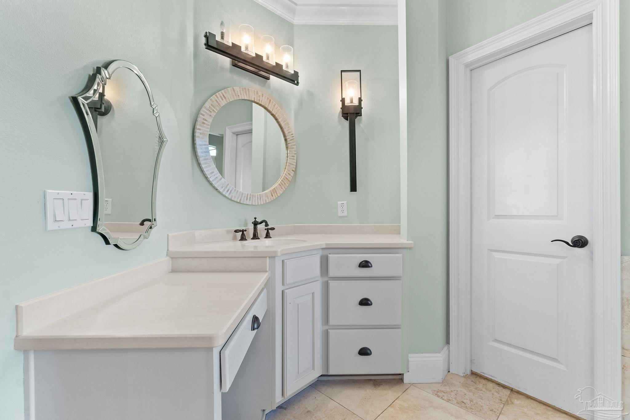 3869 Paradise Bay Dr