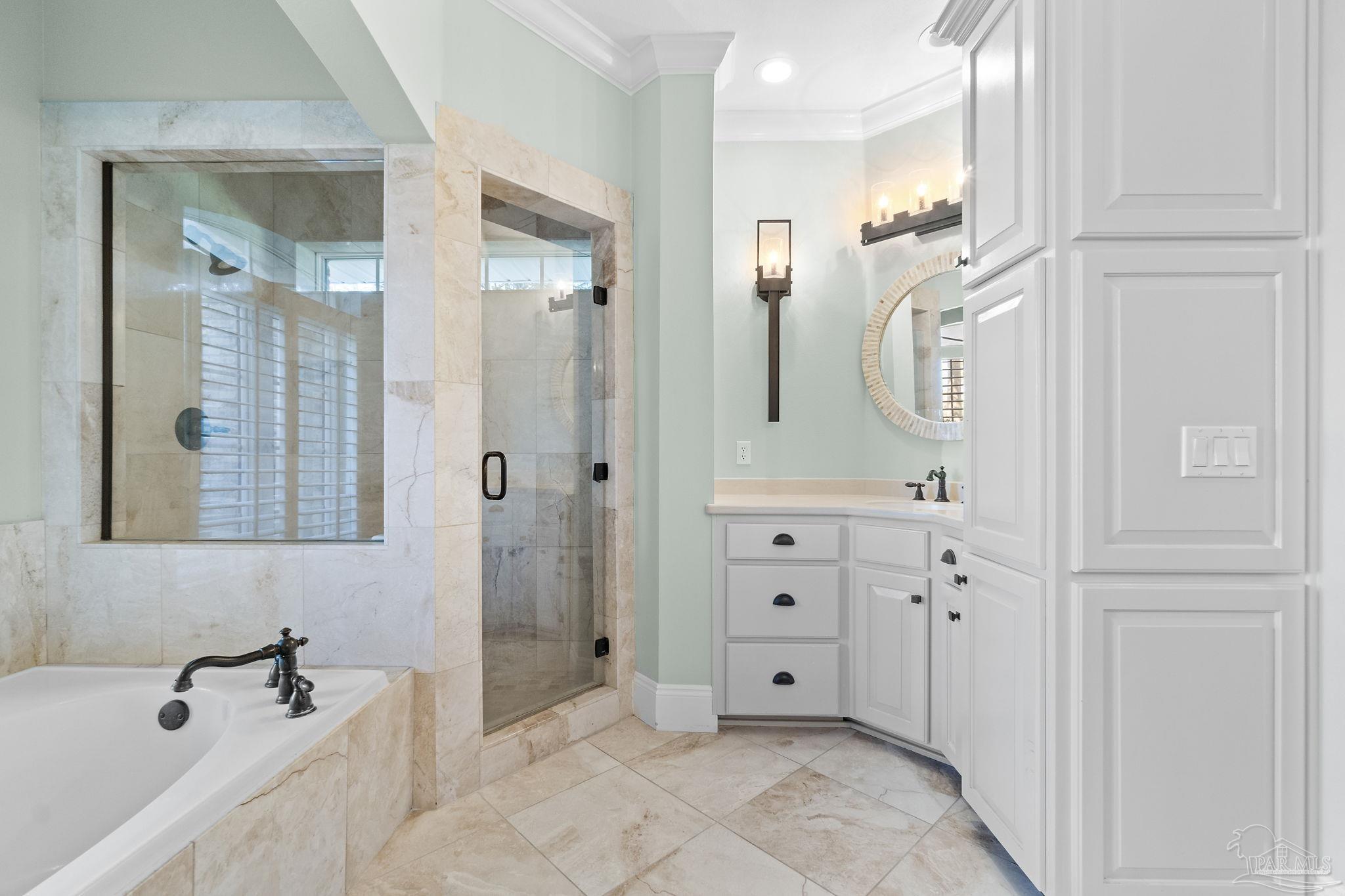 3869 Paradise Bay Dr