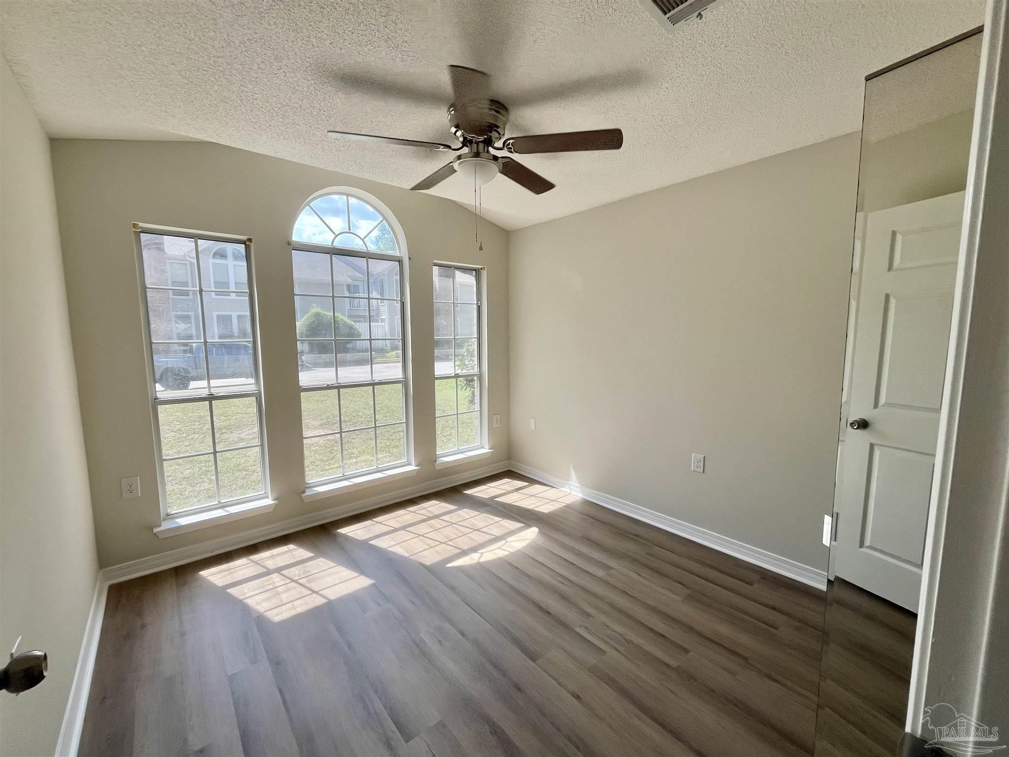 1324 Sunrunner Pl