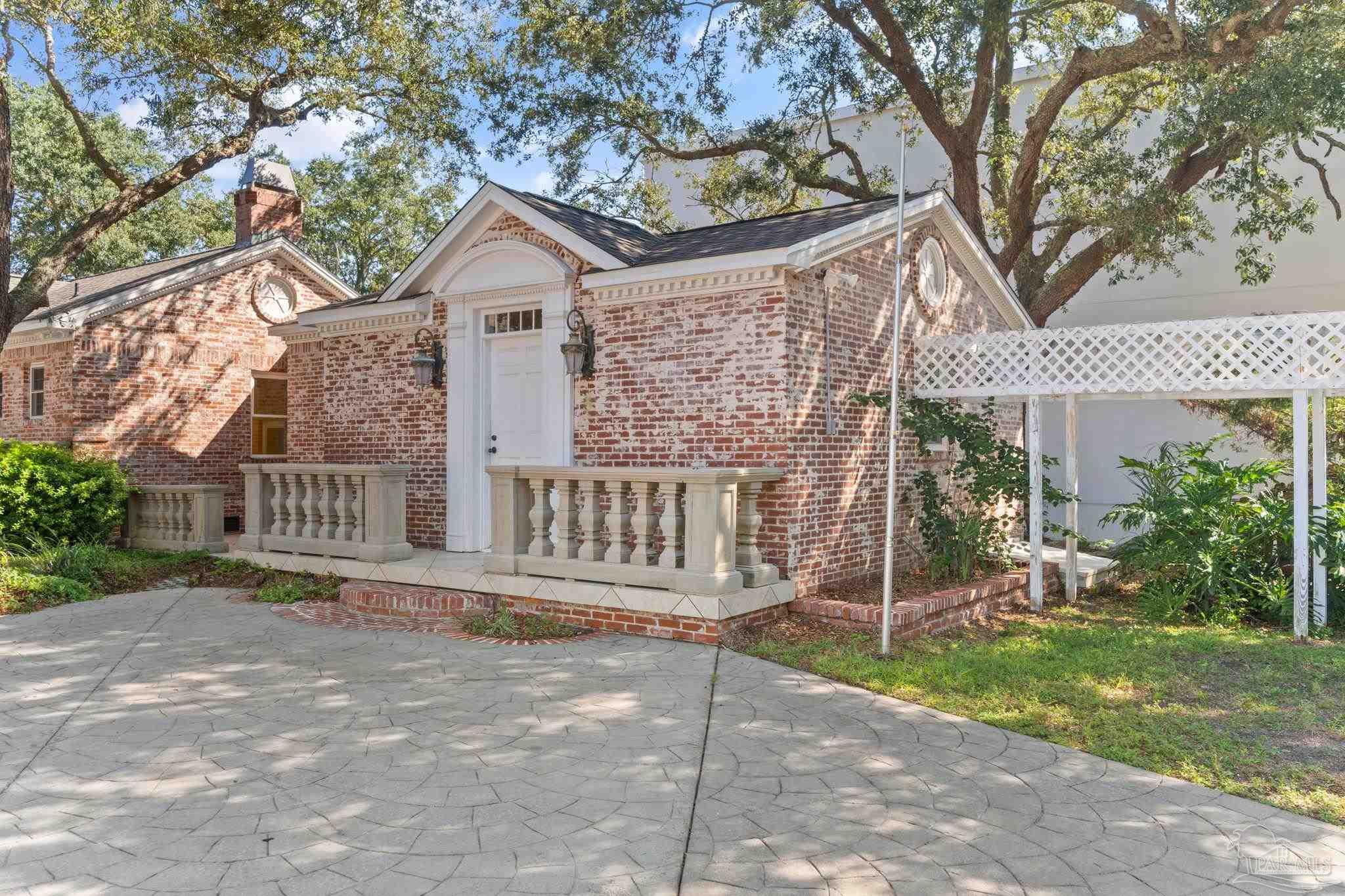 80 Duncan Ave