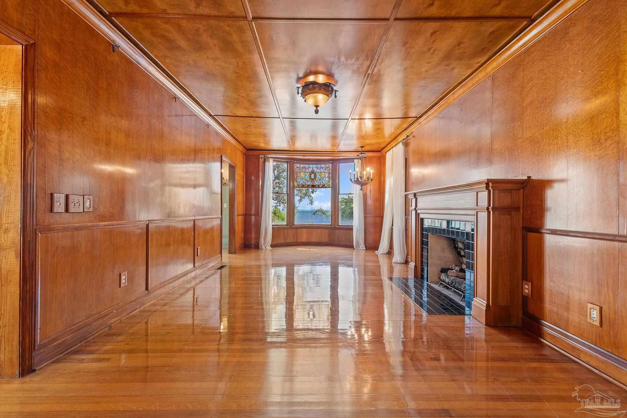 80 Duncan Ave