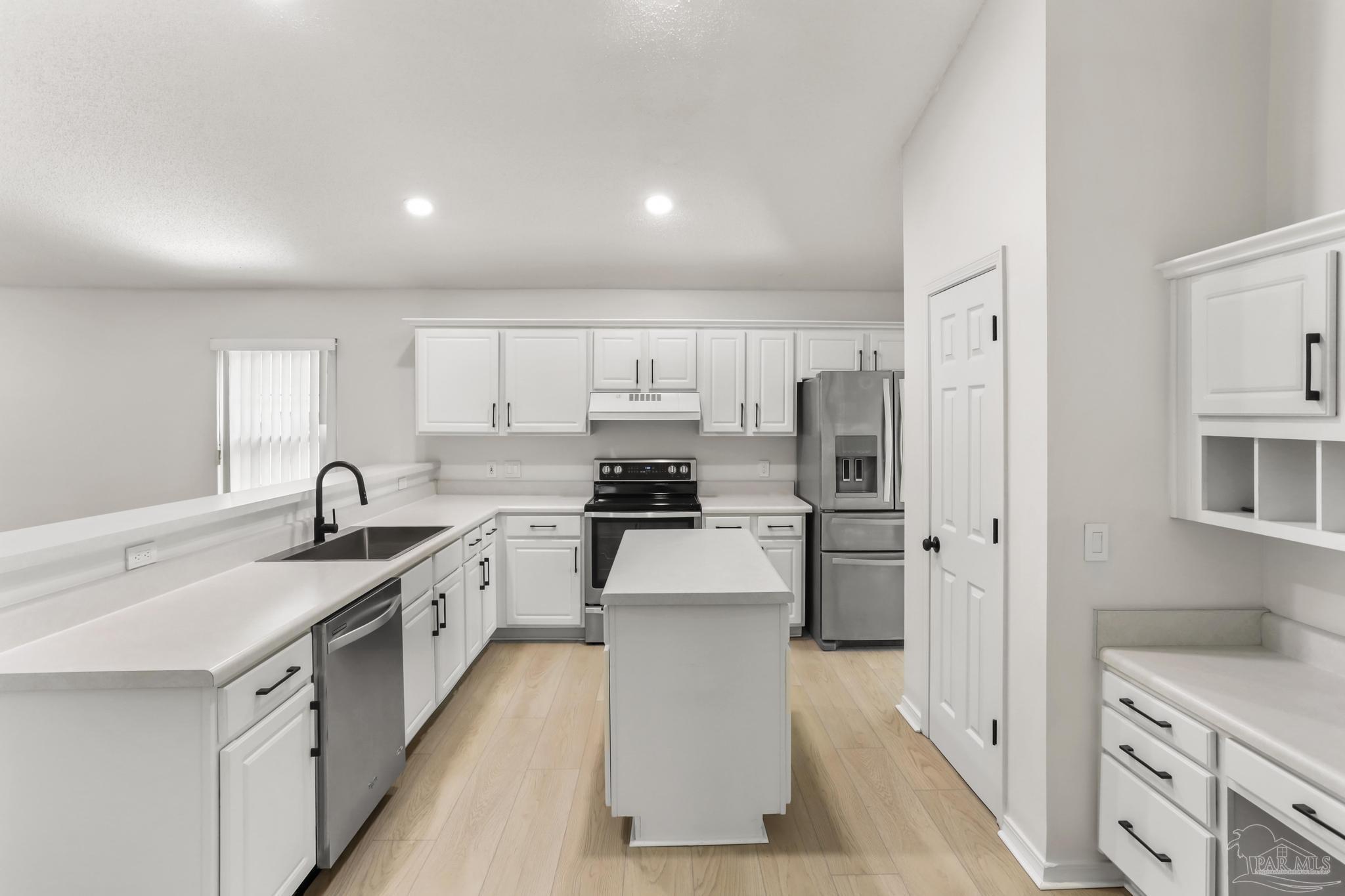 857 Ladner Dr