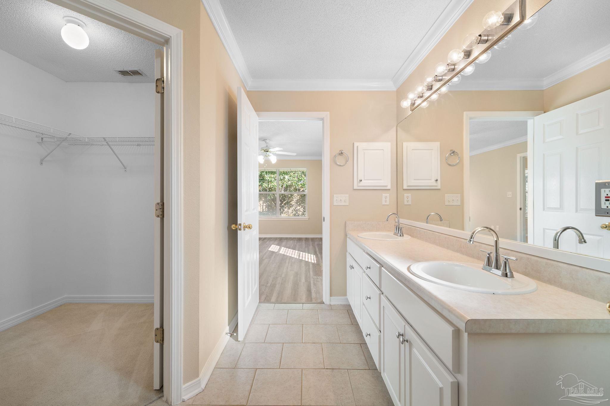 2138 Cheshire Ct
