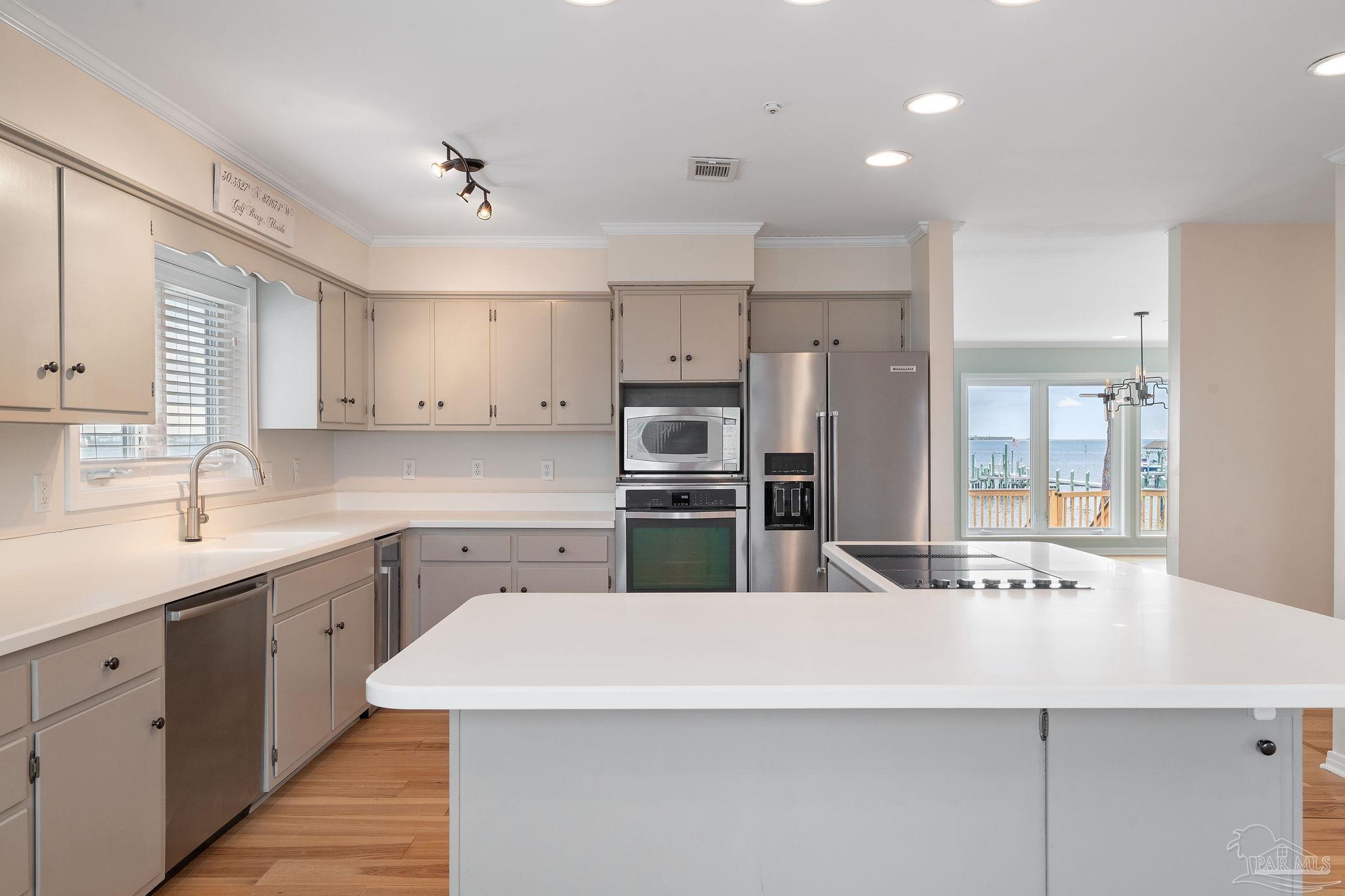 1209 Soundview Trl