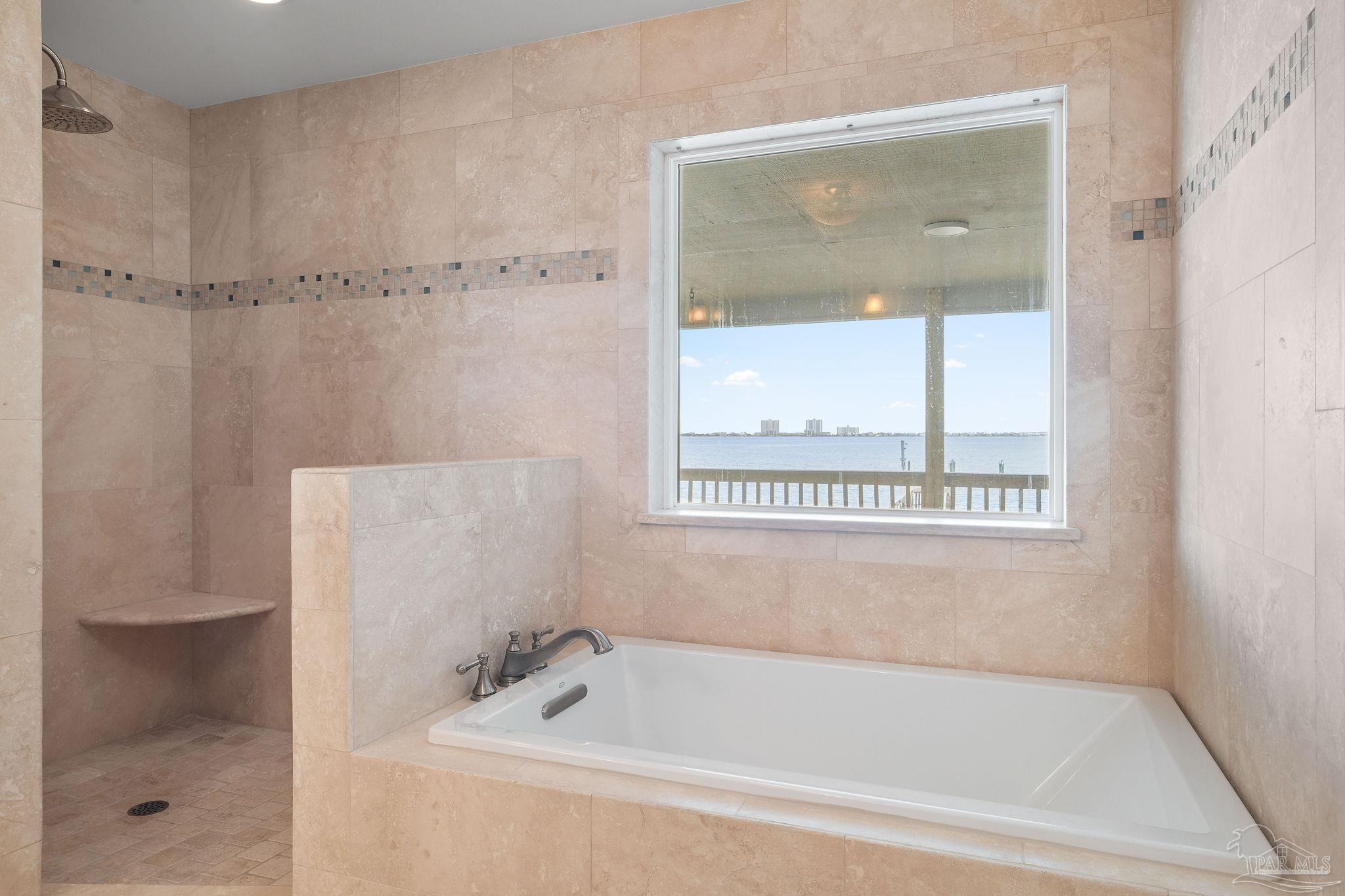 1209 Soundview Trl