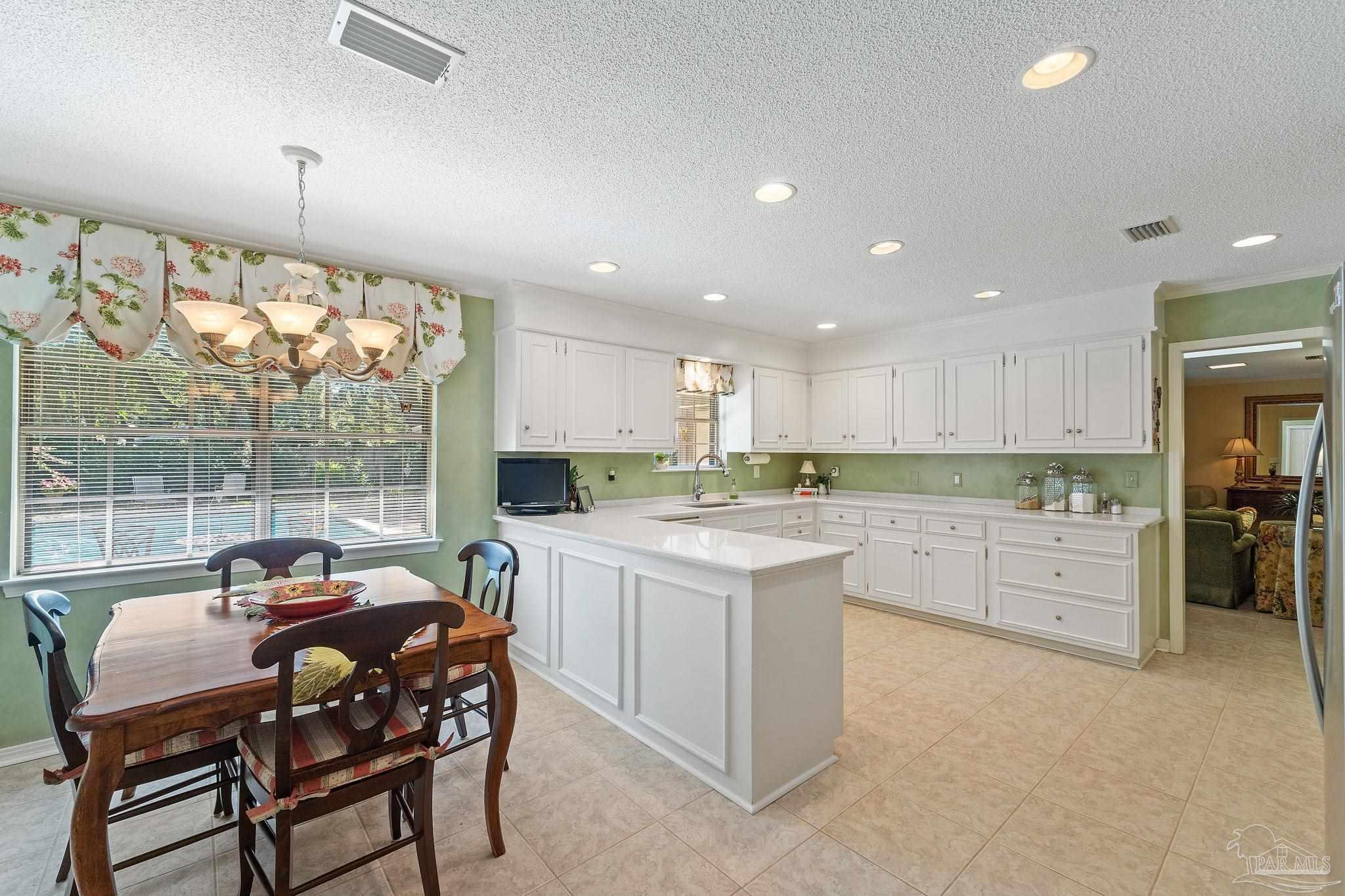 593 Bay Cliffs Rd