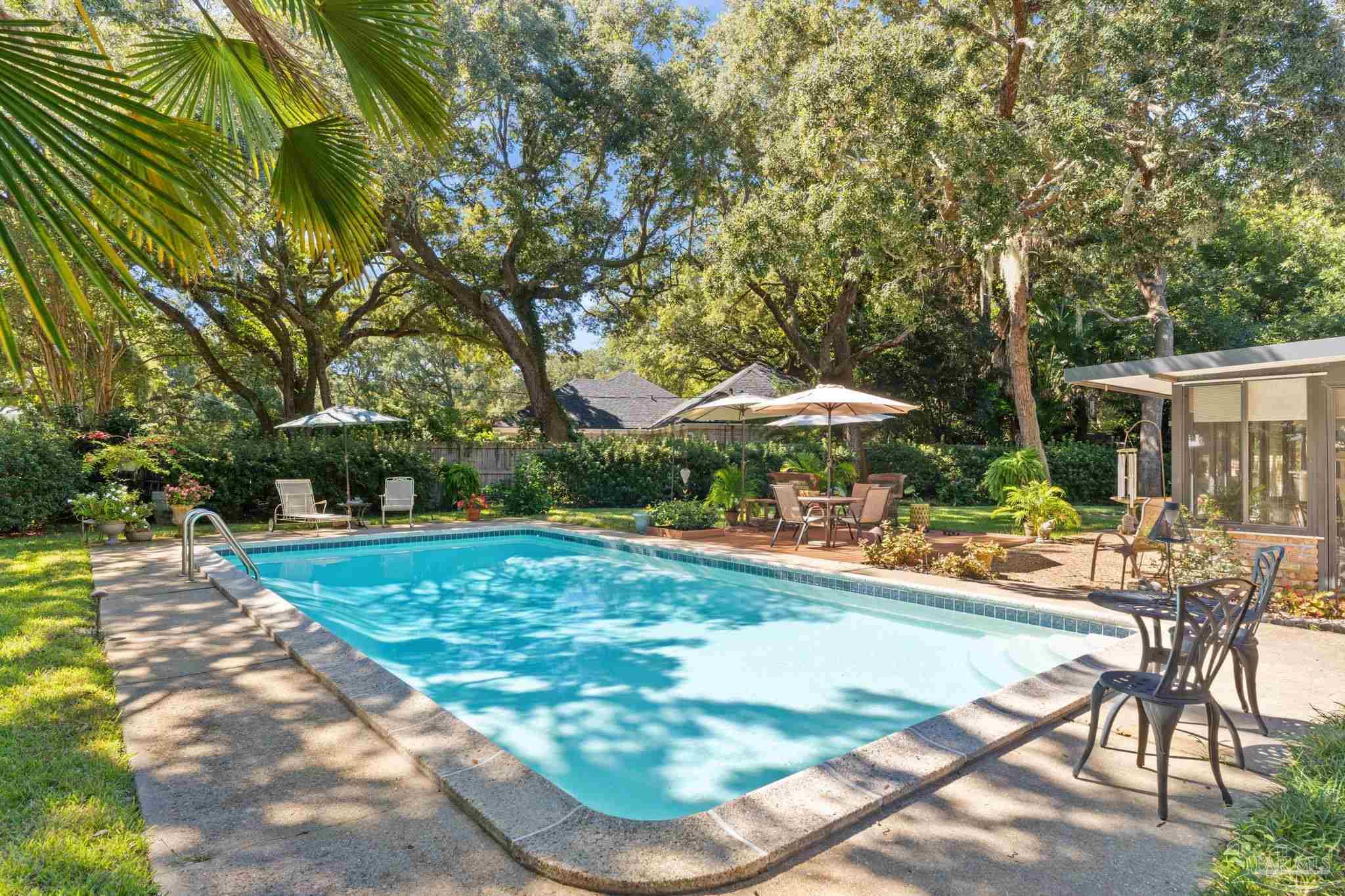 593 Bay Cliffs Rd