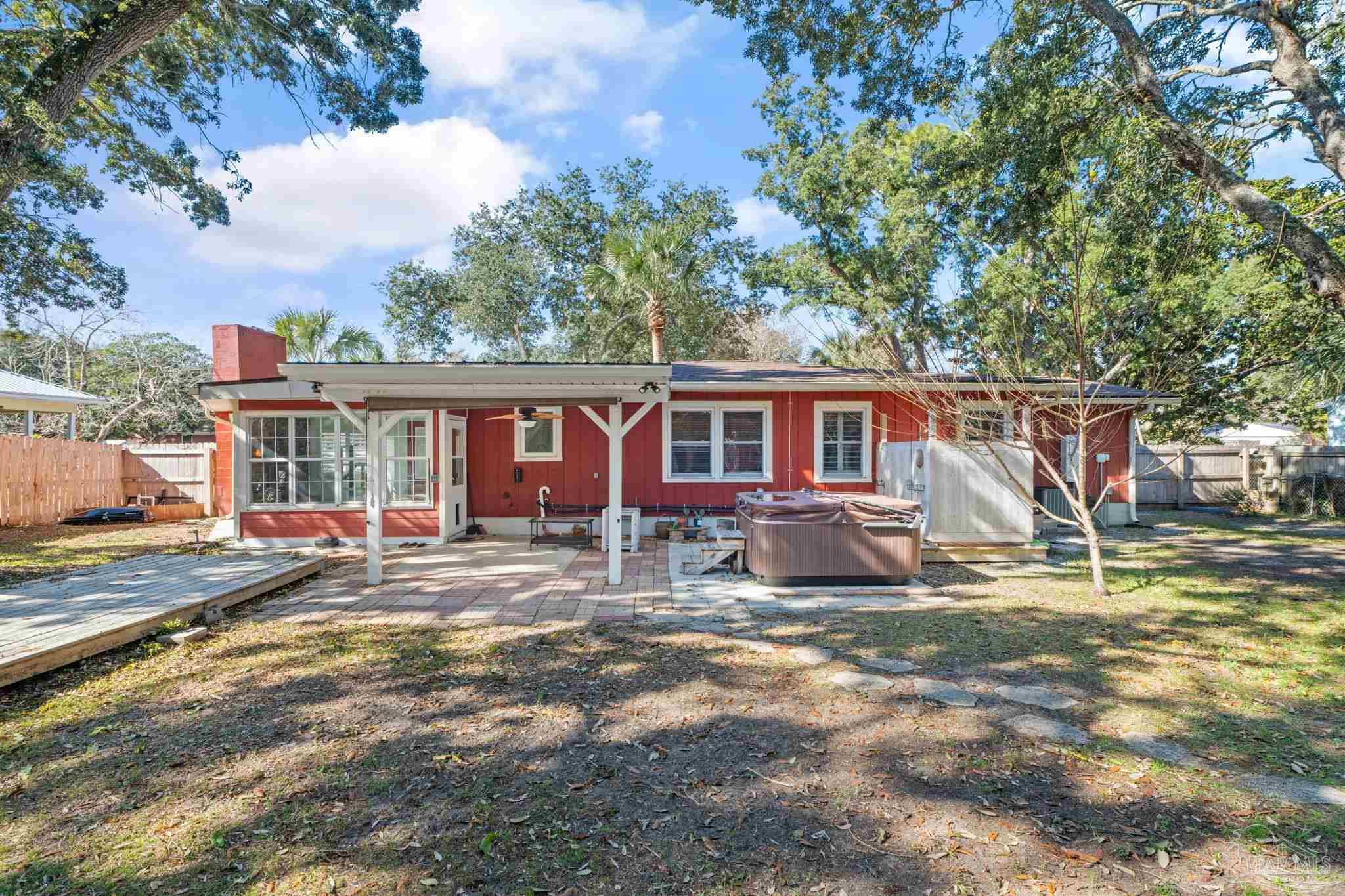 10 San Carlos Ave