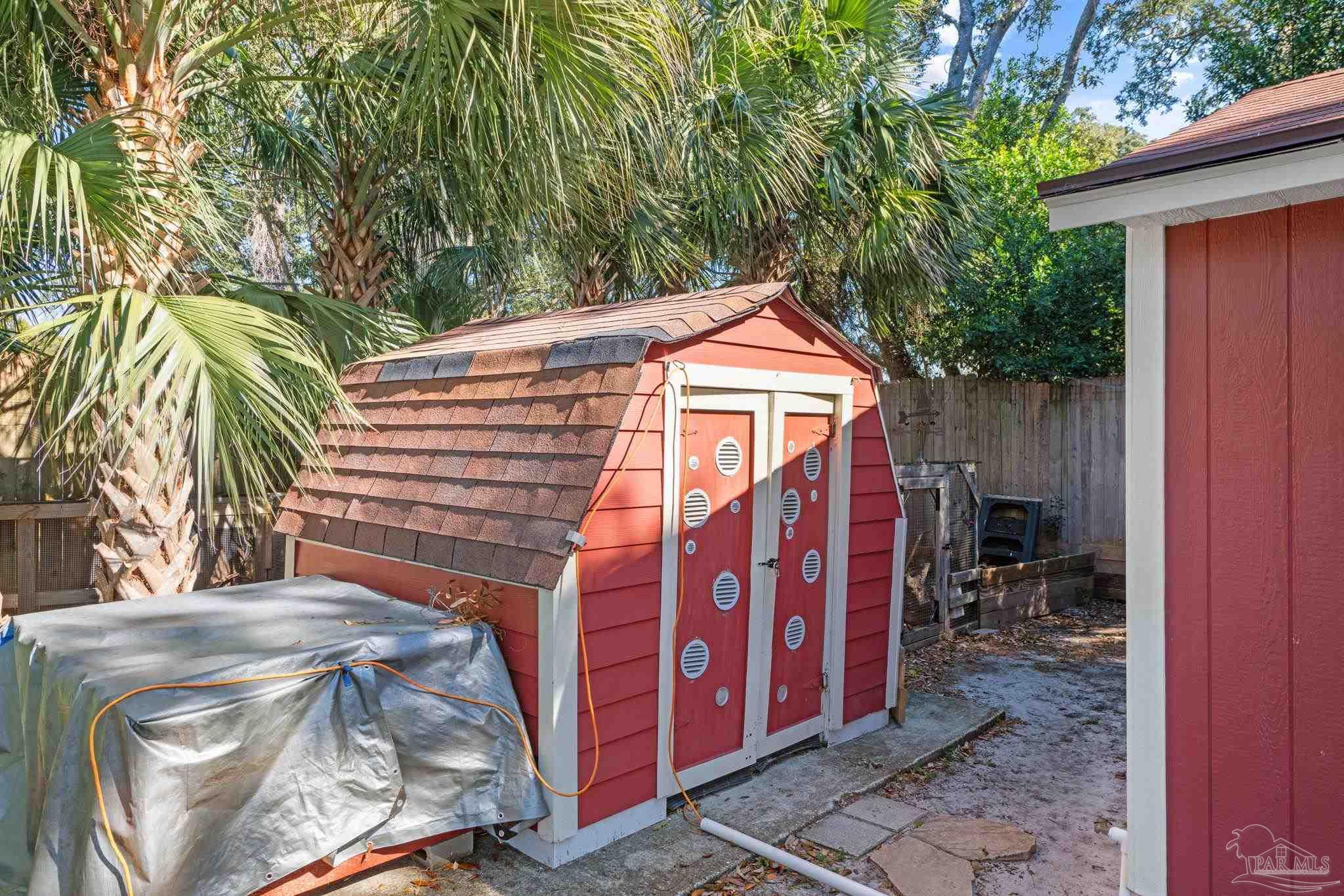 10 San Carlos Ave