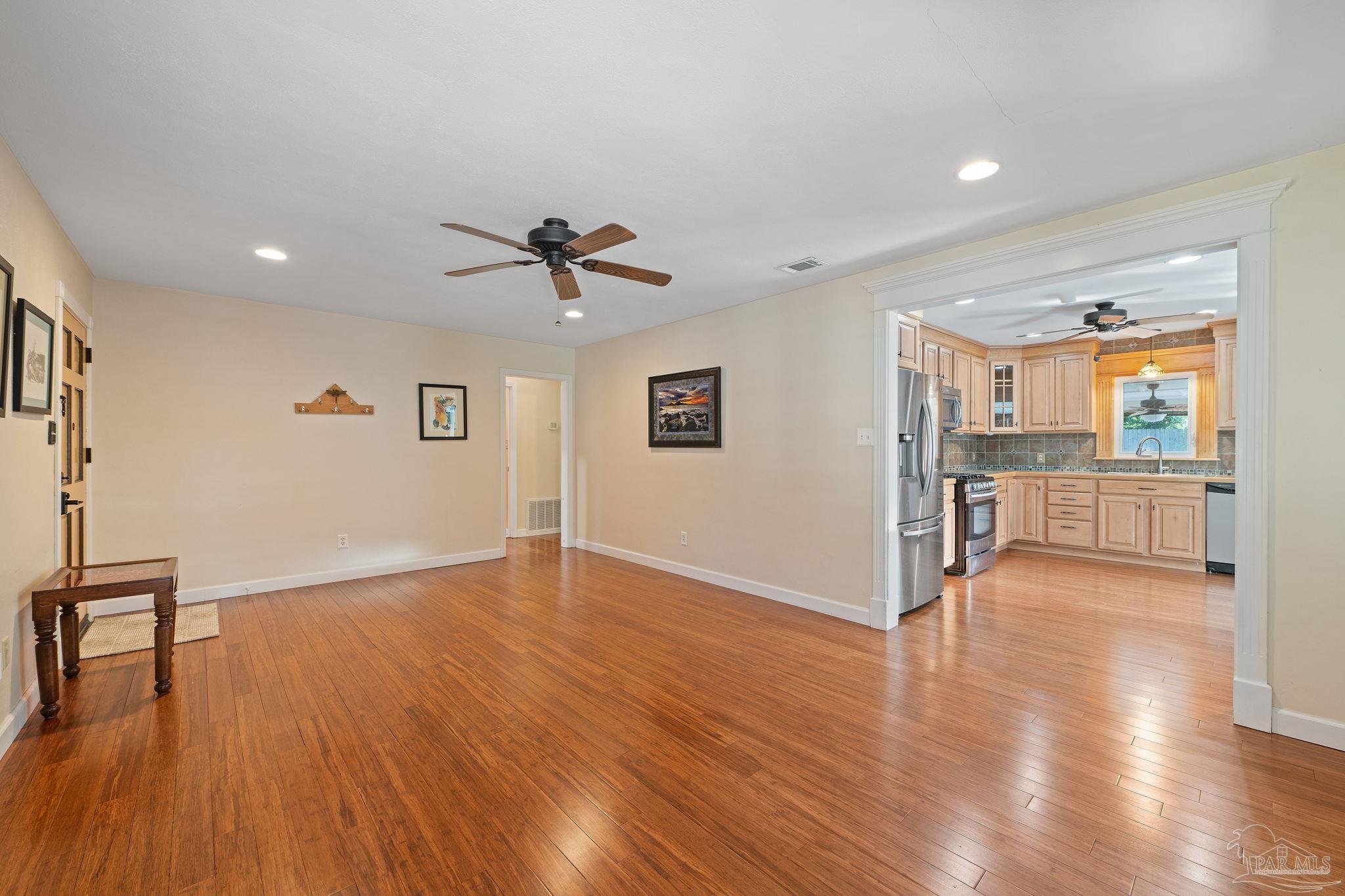 10 San Carlos Ave