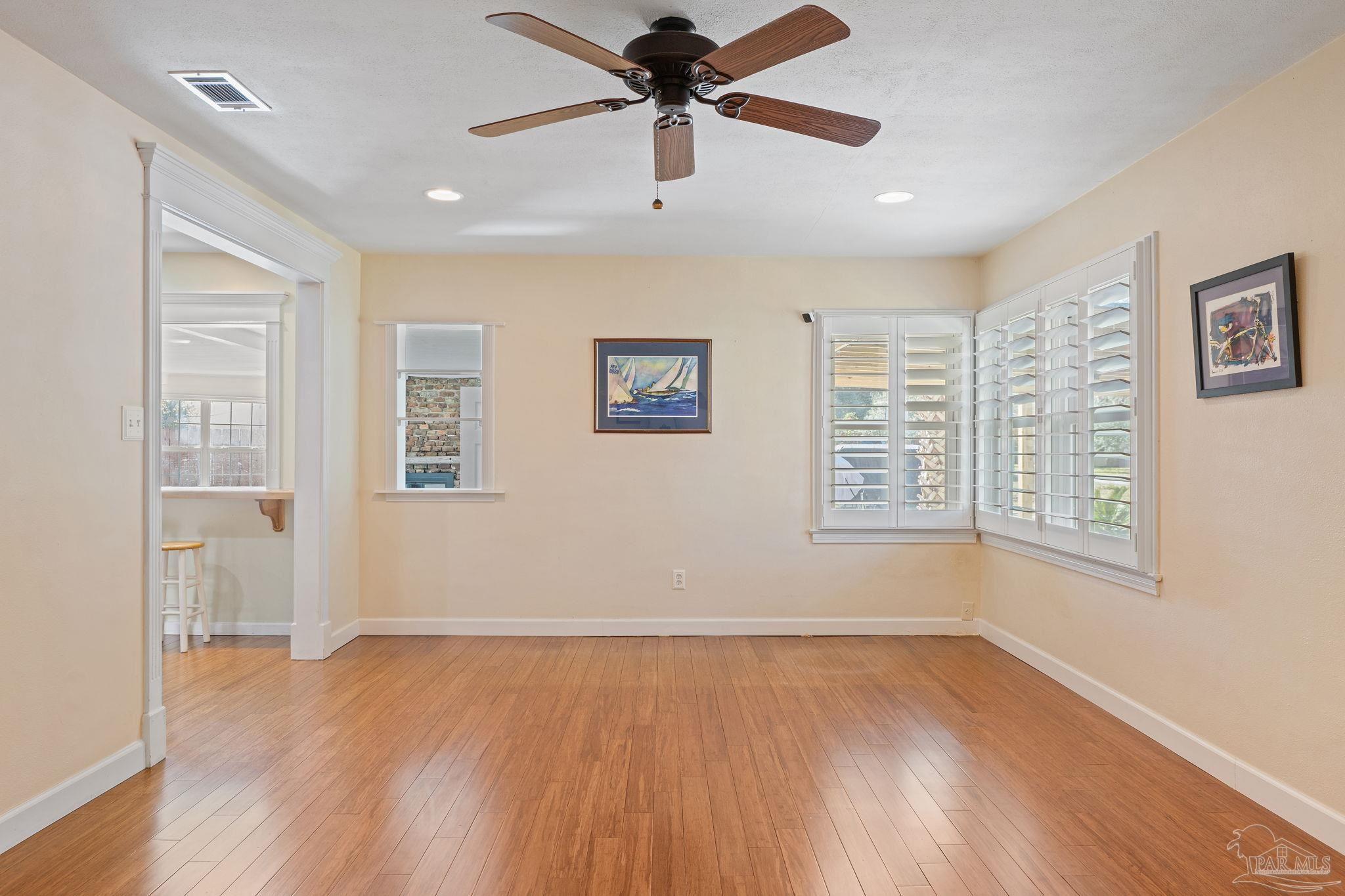 10 San Carlos Ave