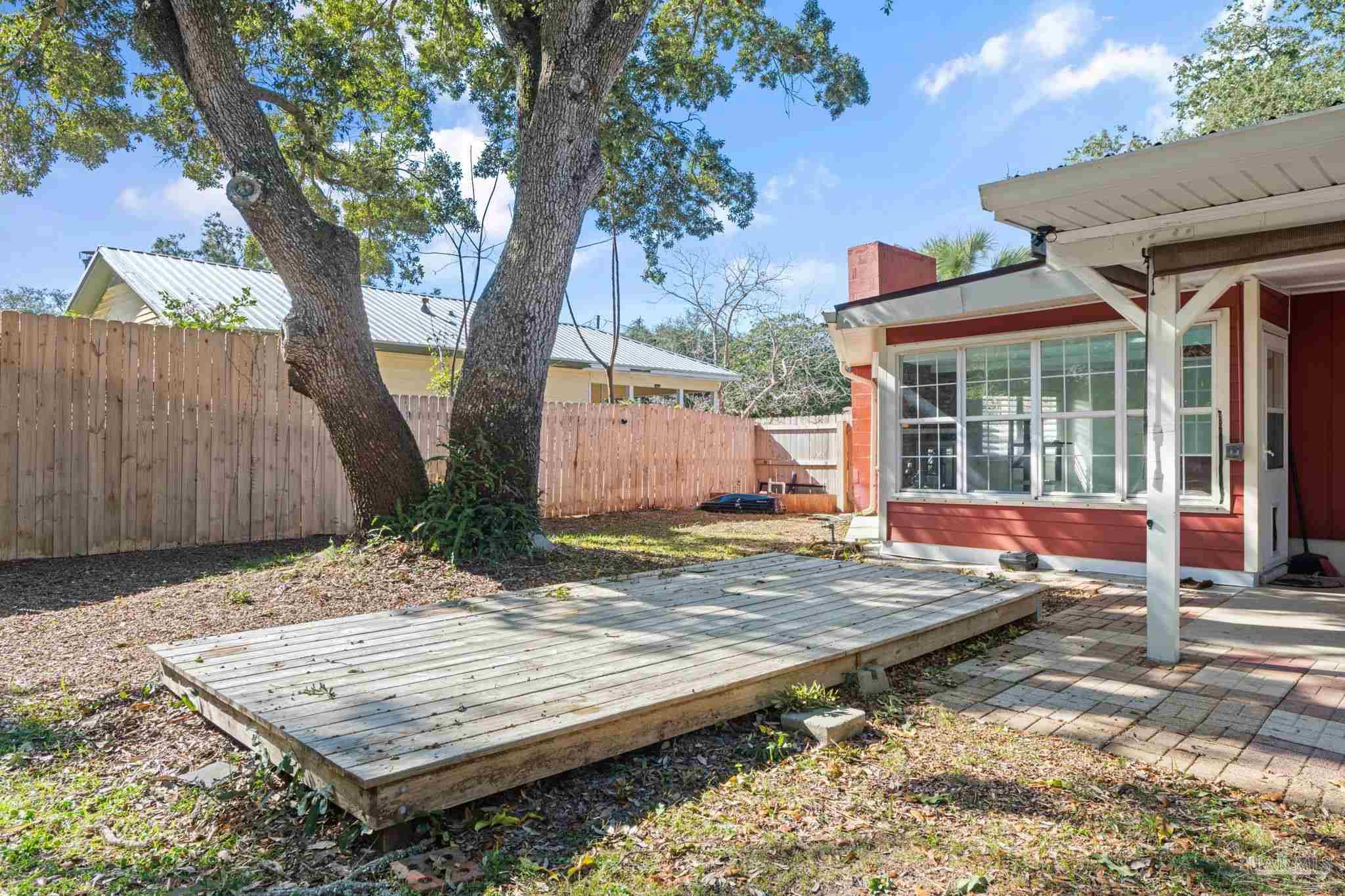 10 San Carlos Ave