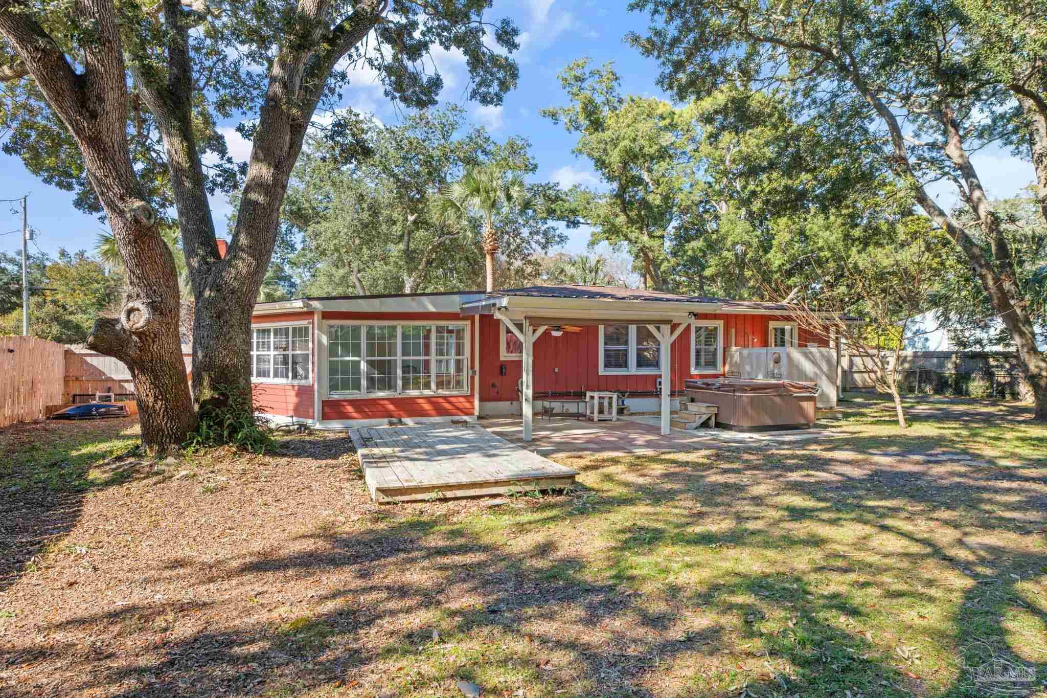 10 San Carlos Ave