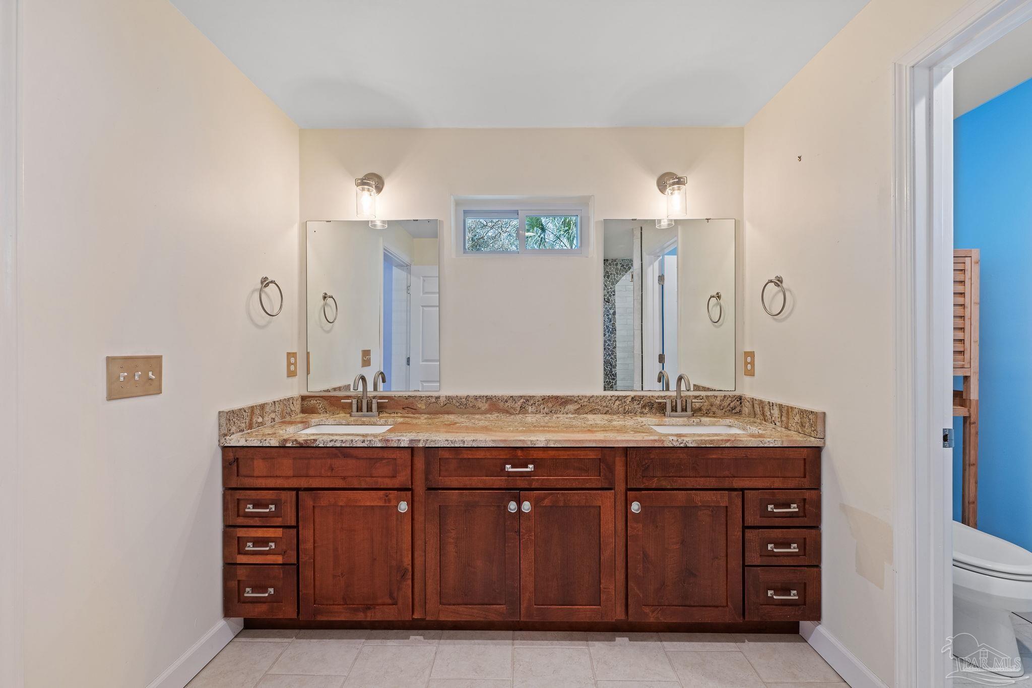 10 San Carlos Ave
