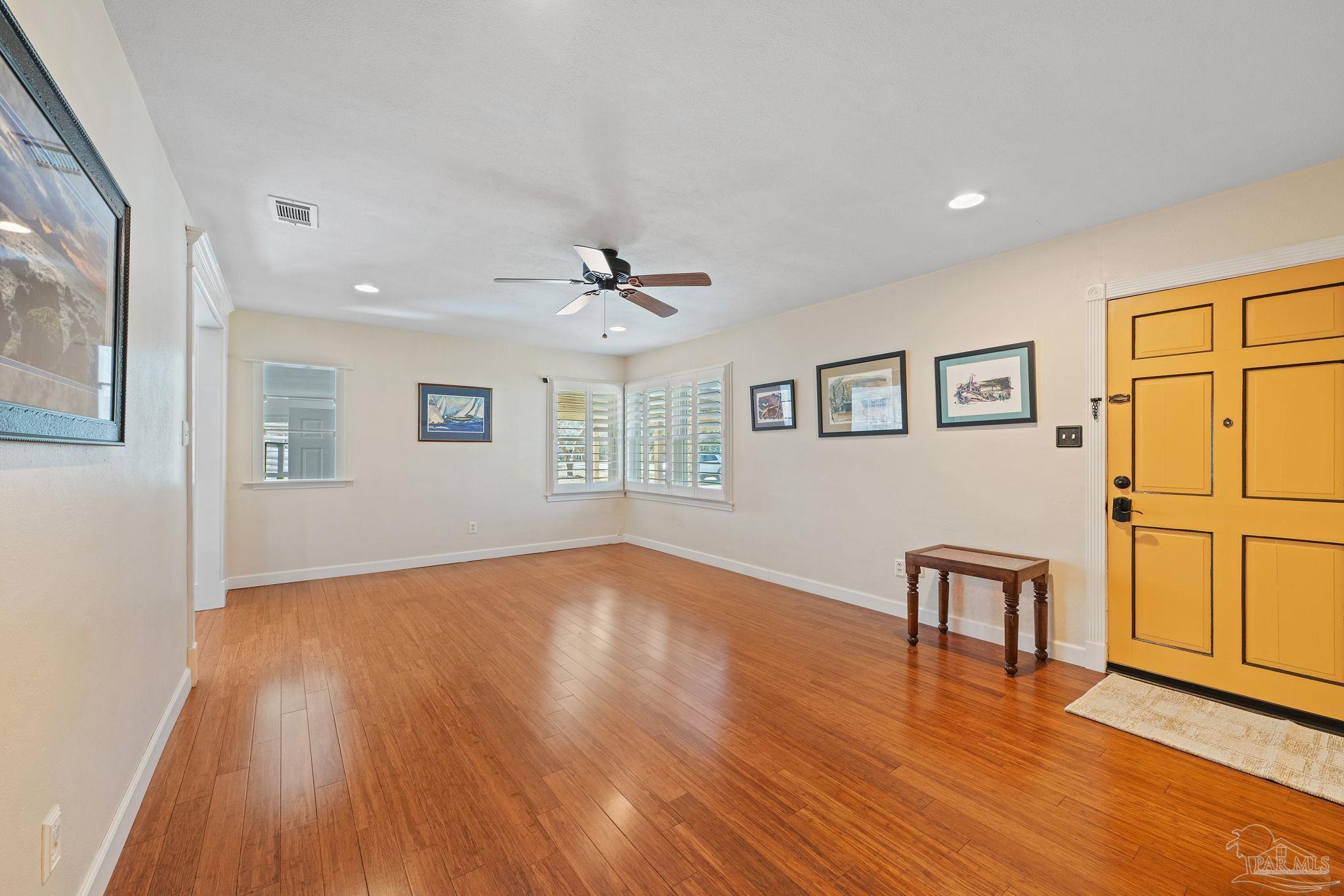 10 San Carlos Ave