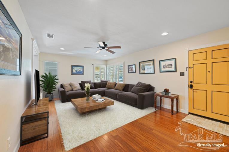 10 San Carlos Ave